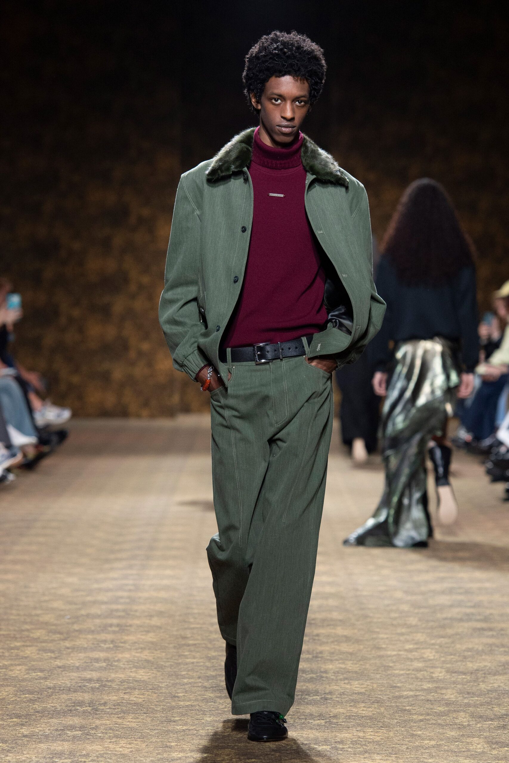 green cotton long-sleeve collared relaxed jacket