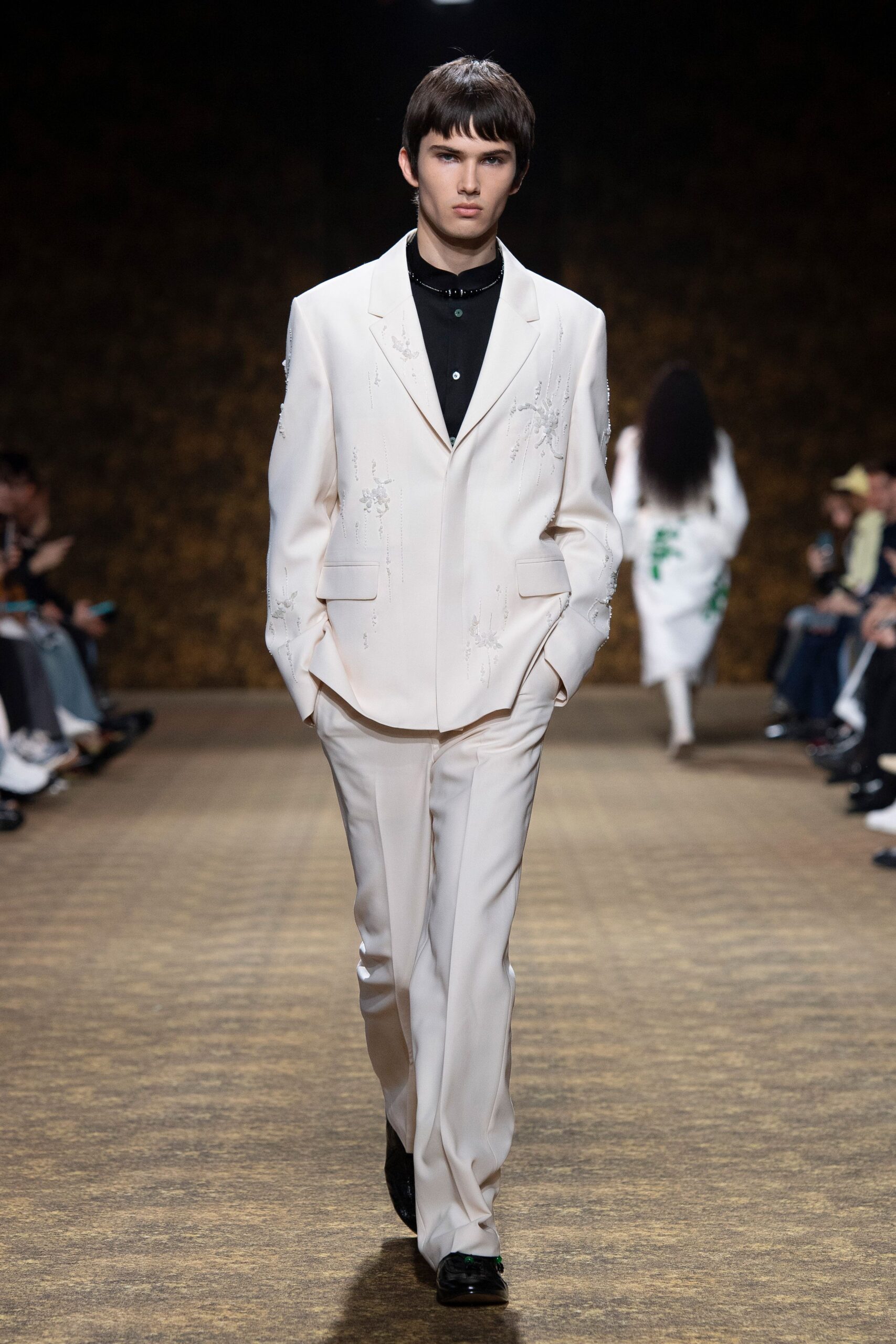 white cotton long-sleeve collared tailored embroidered suit