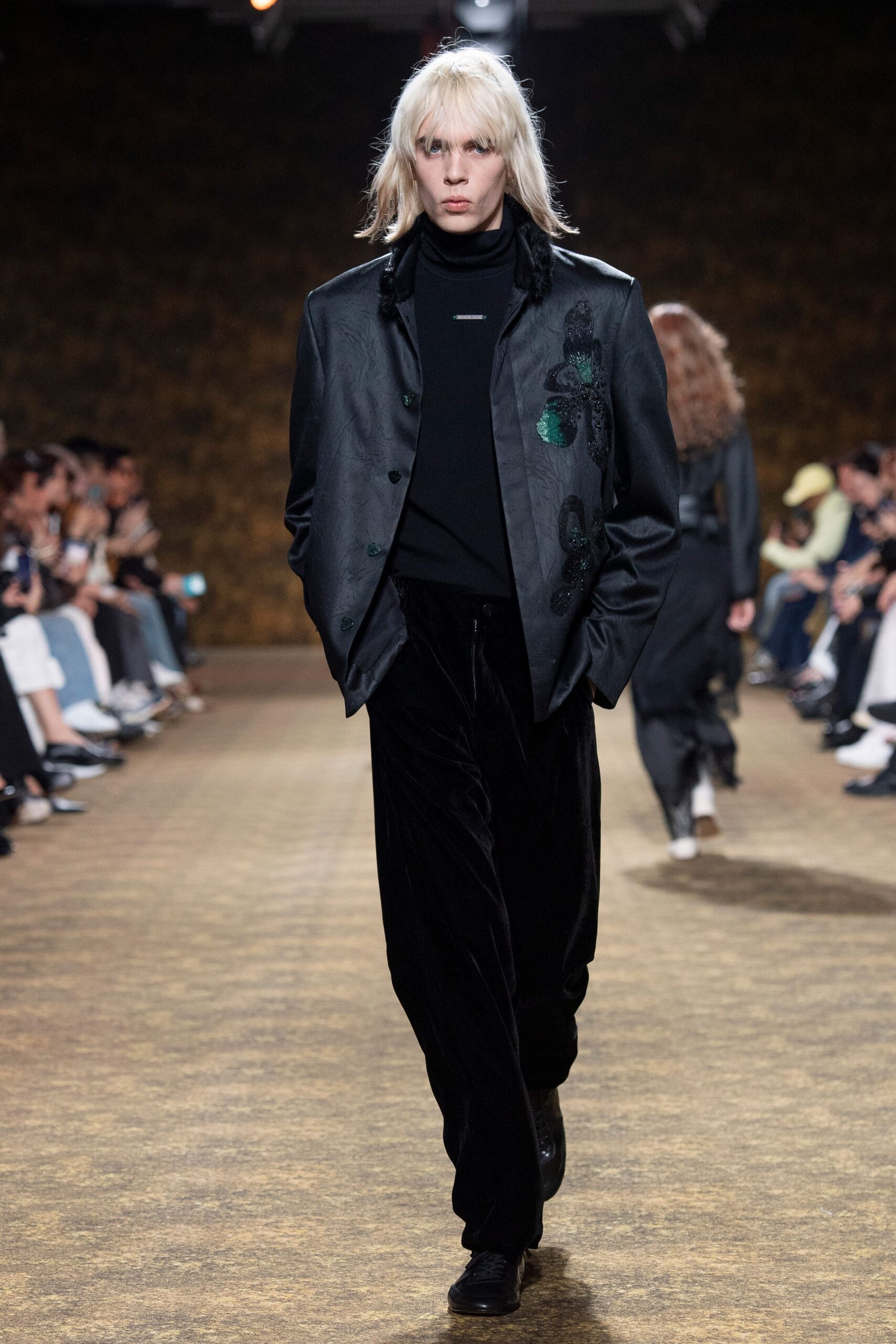 black leather long-sleeve collared fitted embroidered jacket