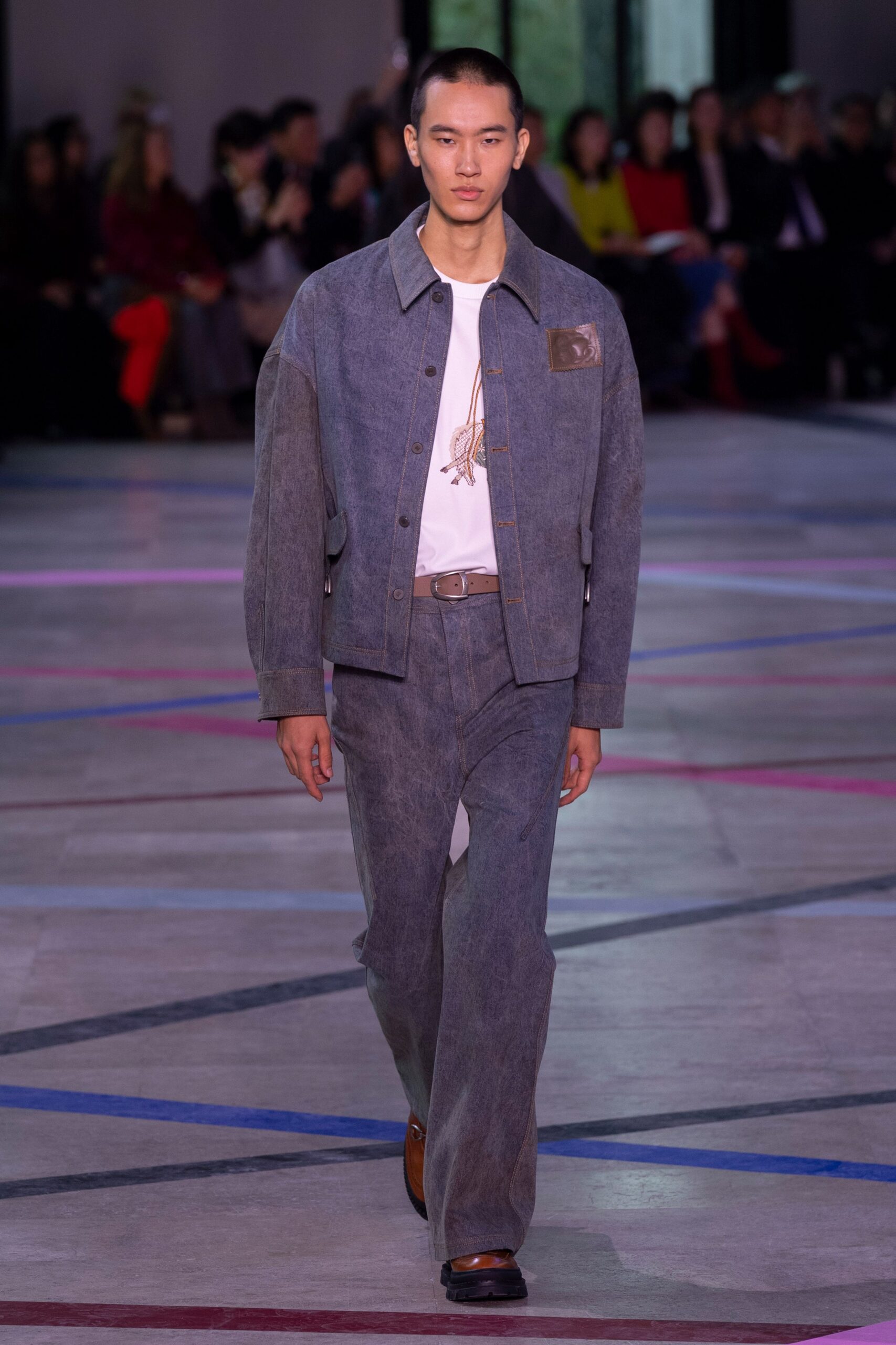 blue denim long-sleeve collared relaxed buttoned jacket