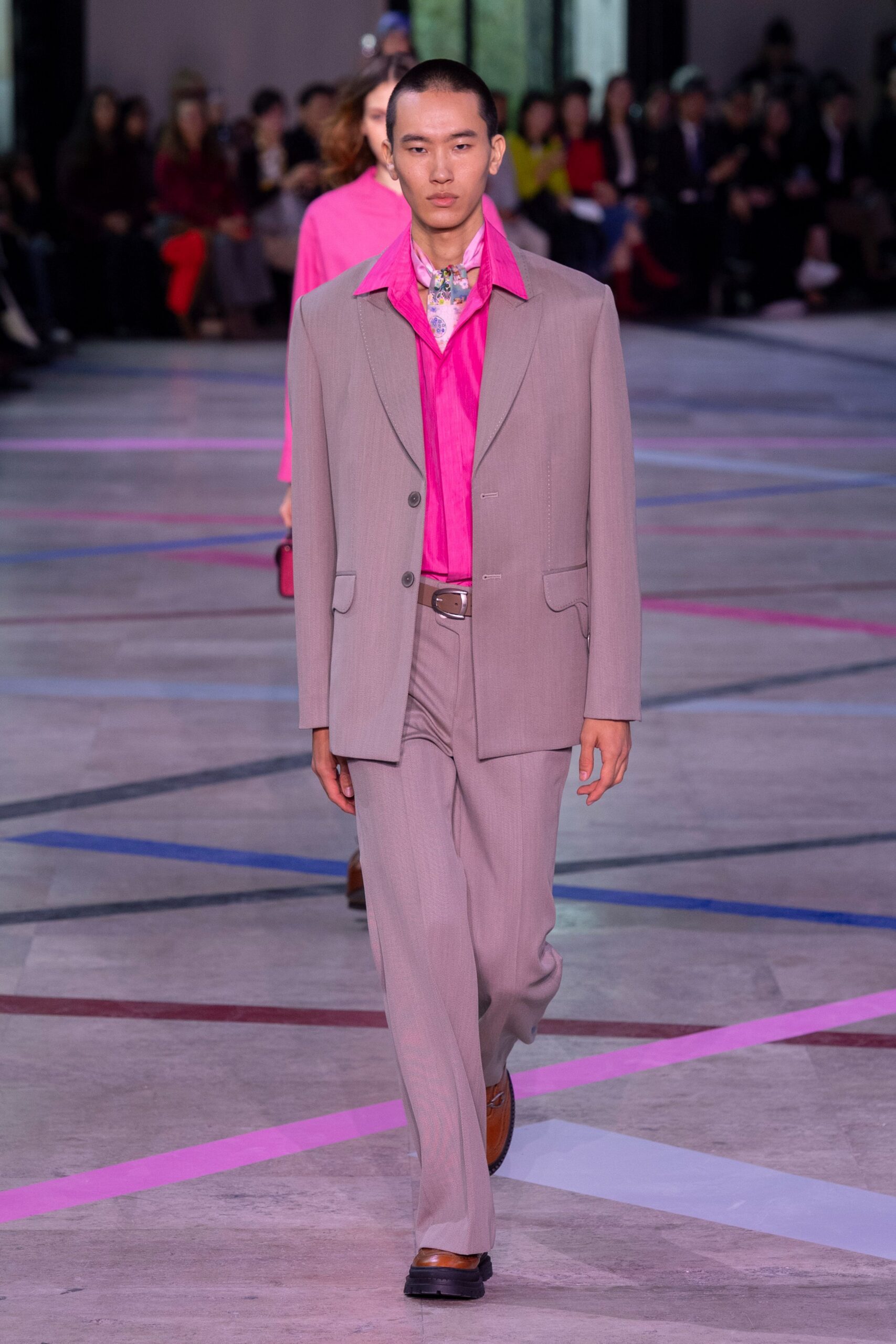 beige cotton long-sleeve collared tailored buttoned suit