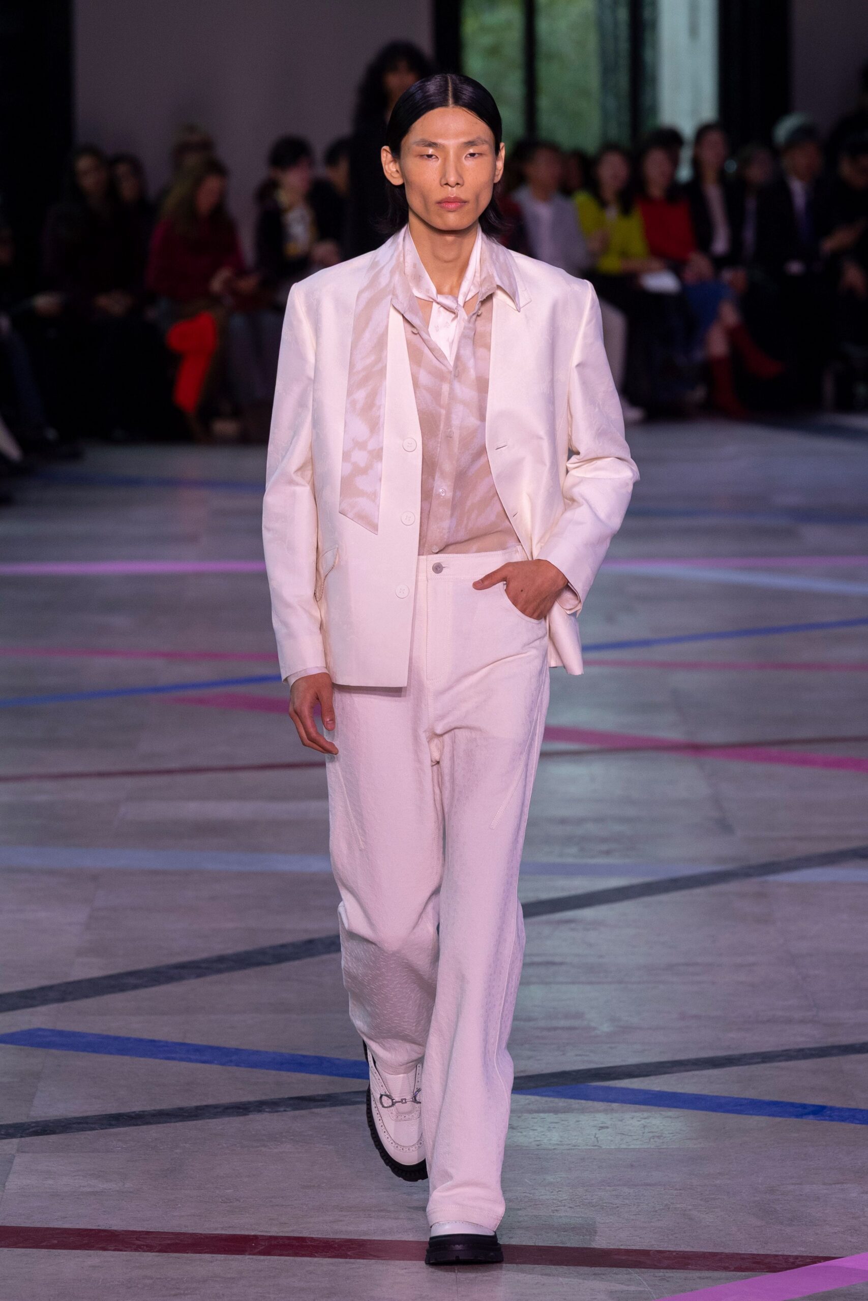 white cotton long-sleeve collared tailored buttoned suit
