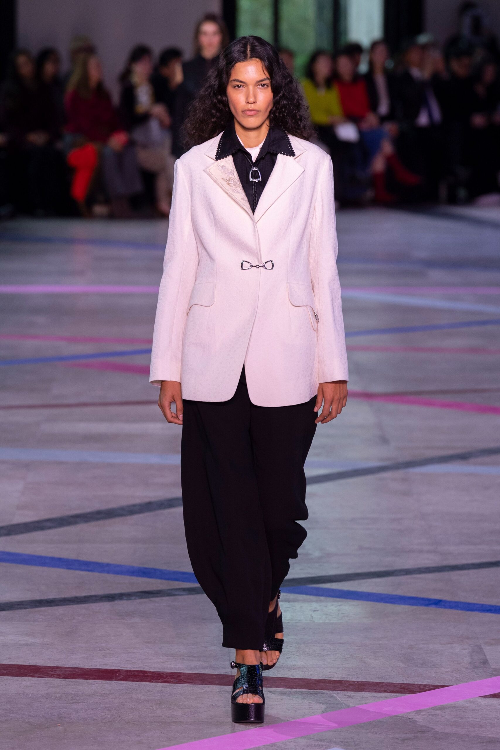 white cotton long-sleeve collared tailored buttoned blazer
