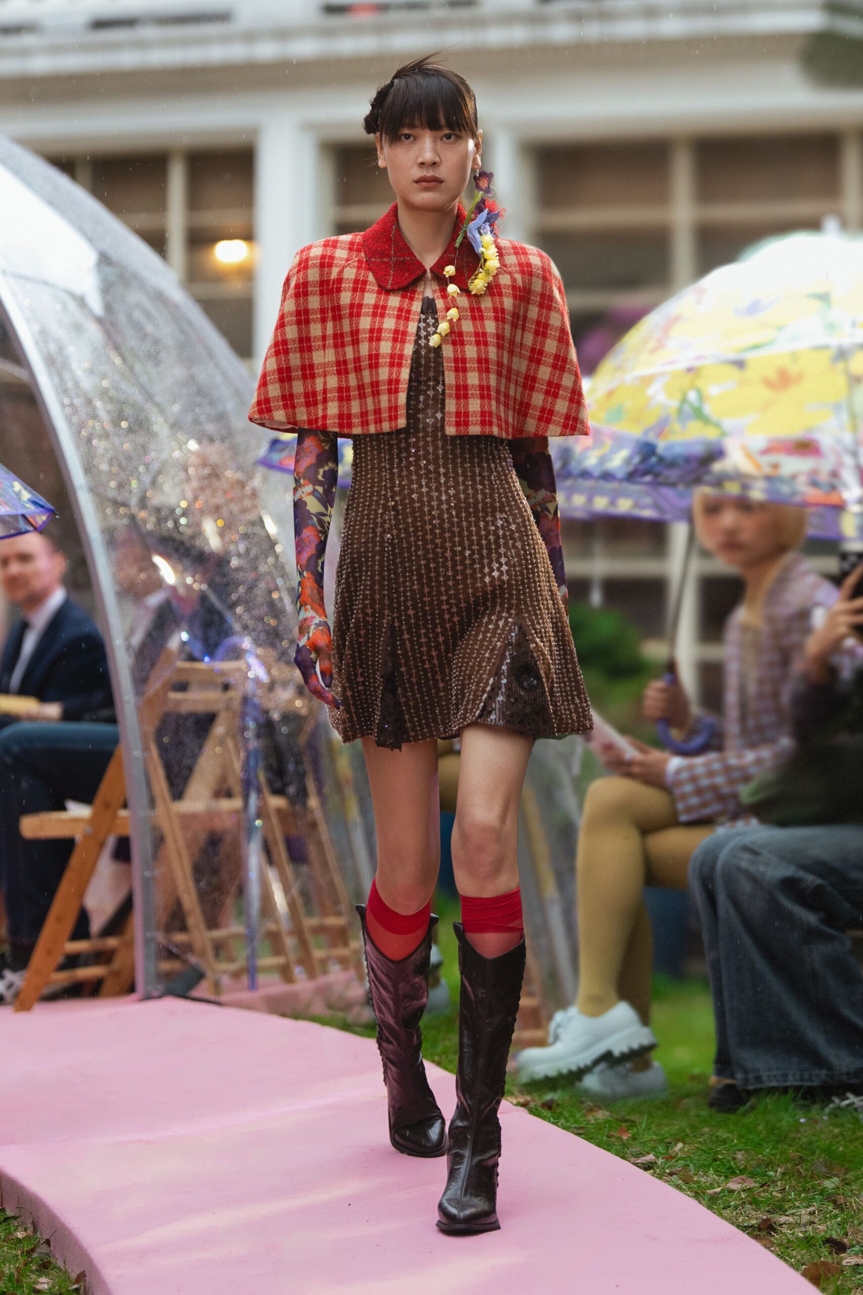 red cotton short-sleeve structured checked cape