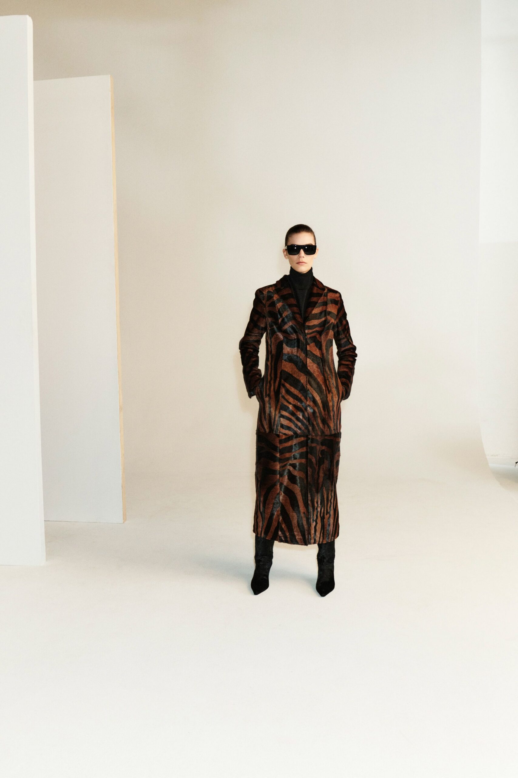 brown wool long-sleeve collared fitted printed maxi coat