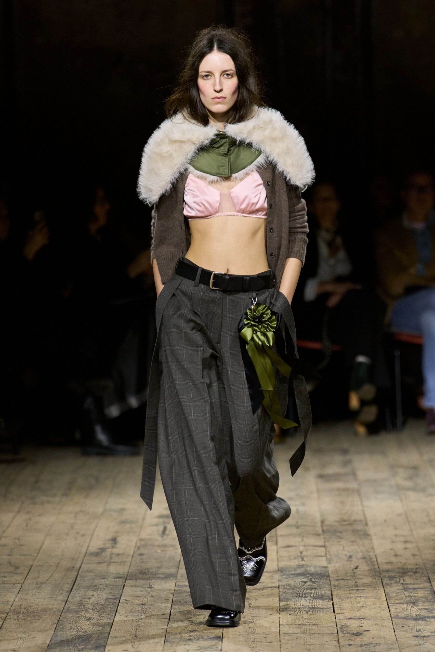 pink sleeveless low-cut fitted bustier