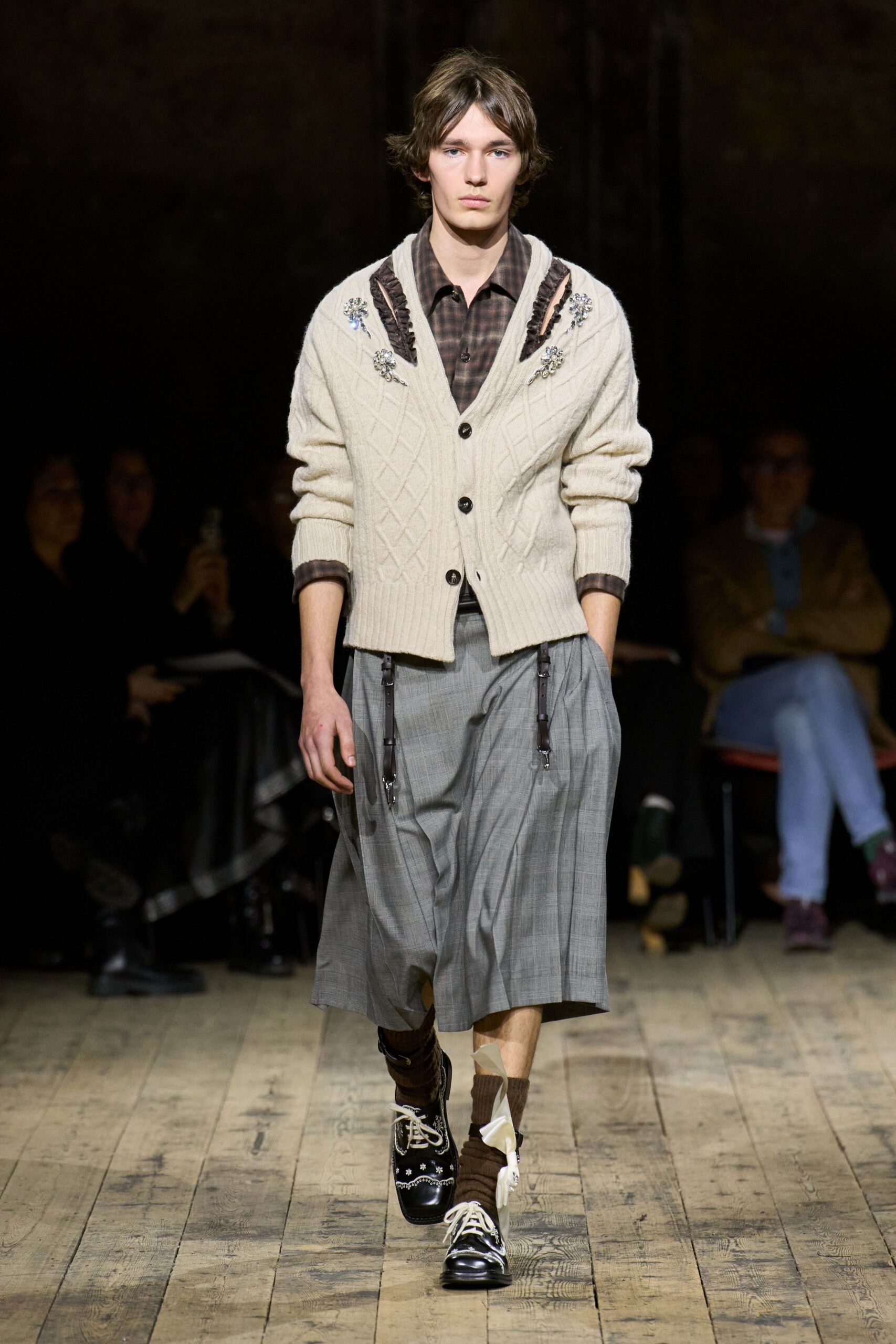 beige wool long-sleeve collared relaxed embroidered cardigan