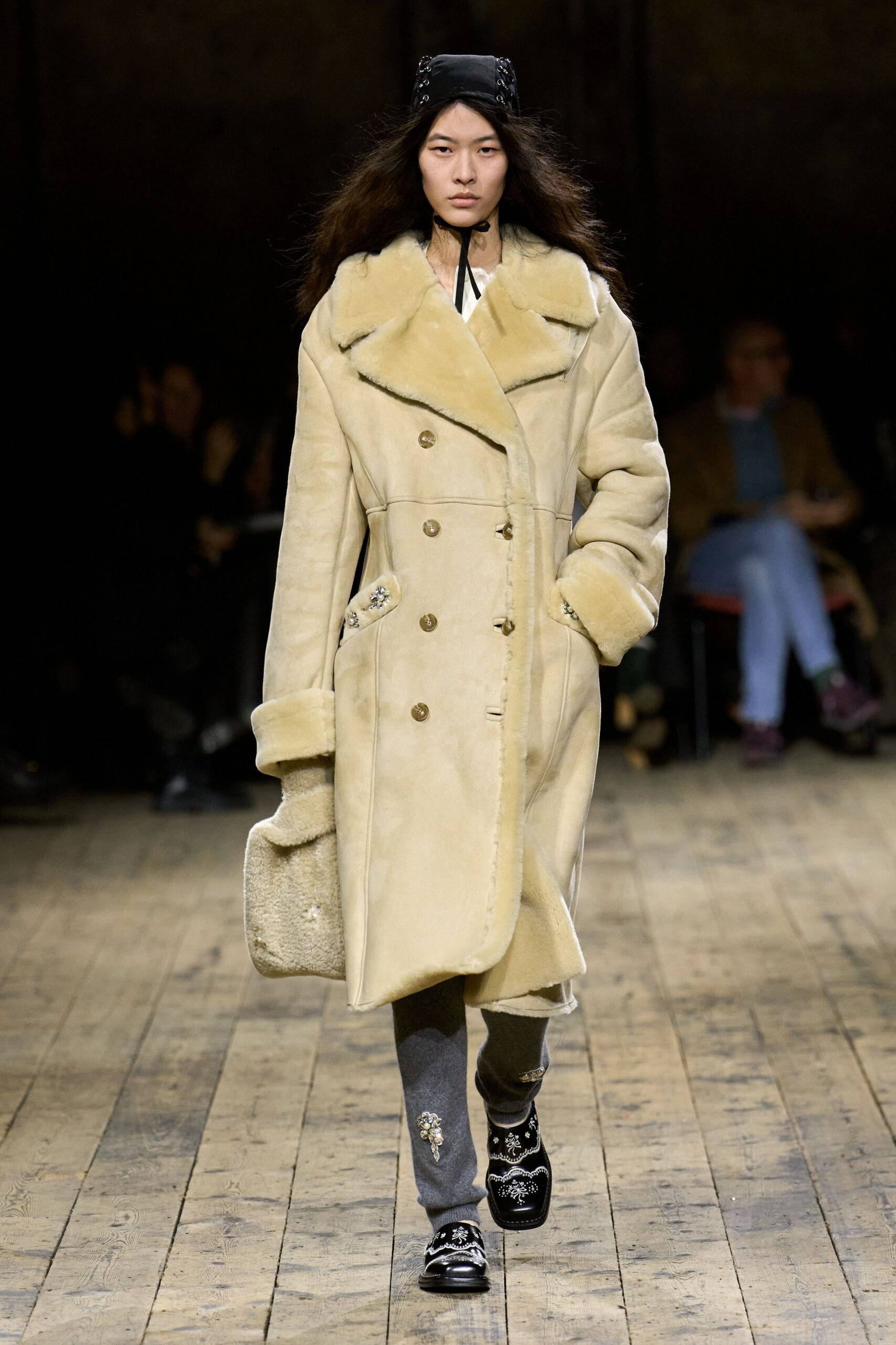 beige fur long-sleeve collared fitted buttoned coat