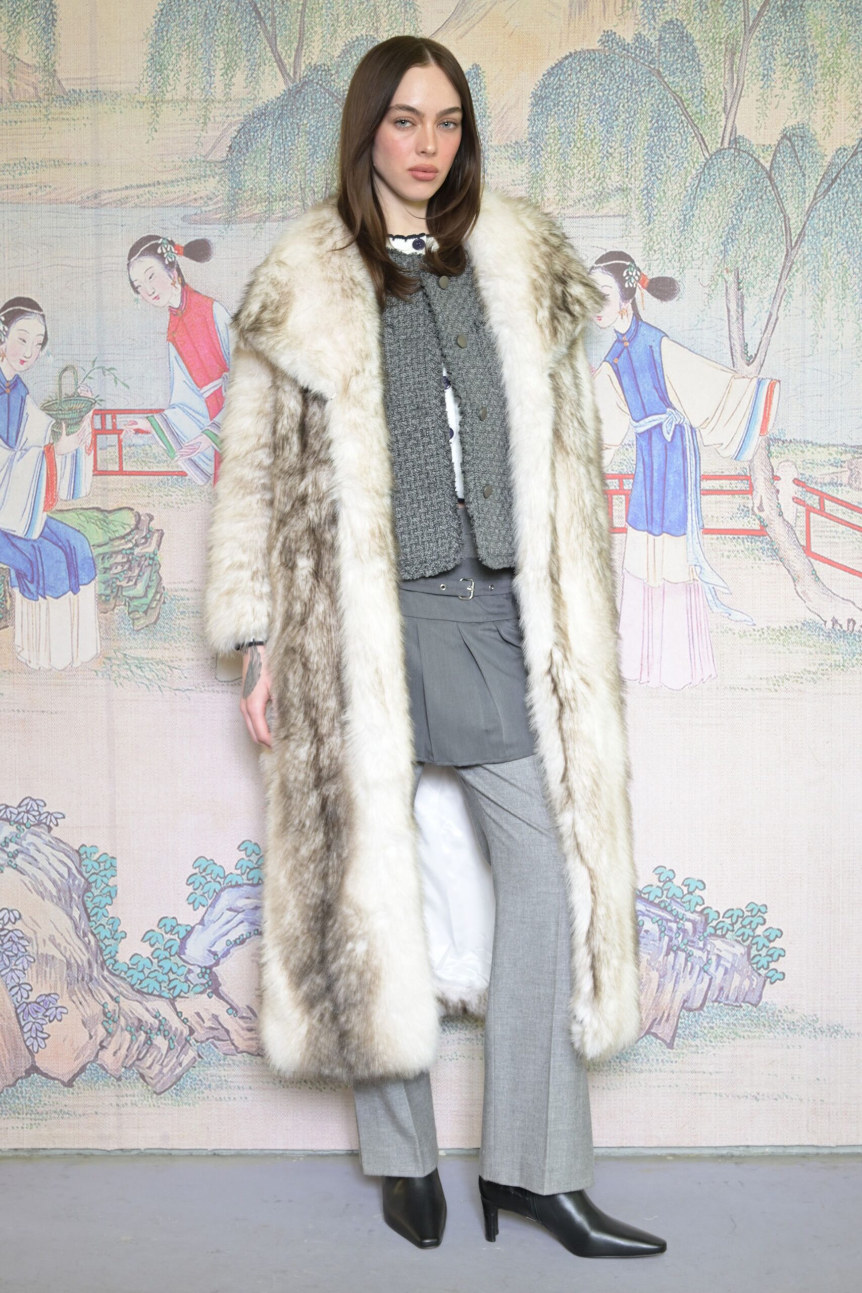 gray cotton fitted high-waisted straight-leg pants