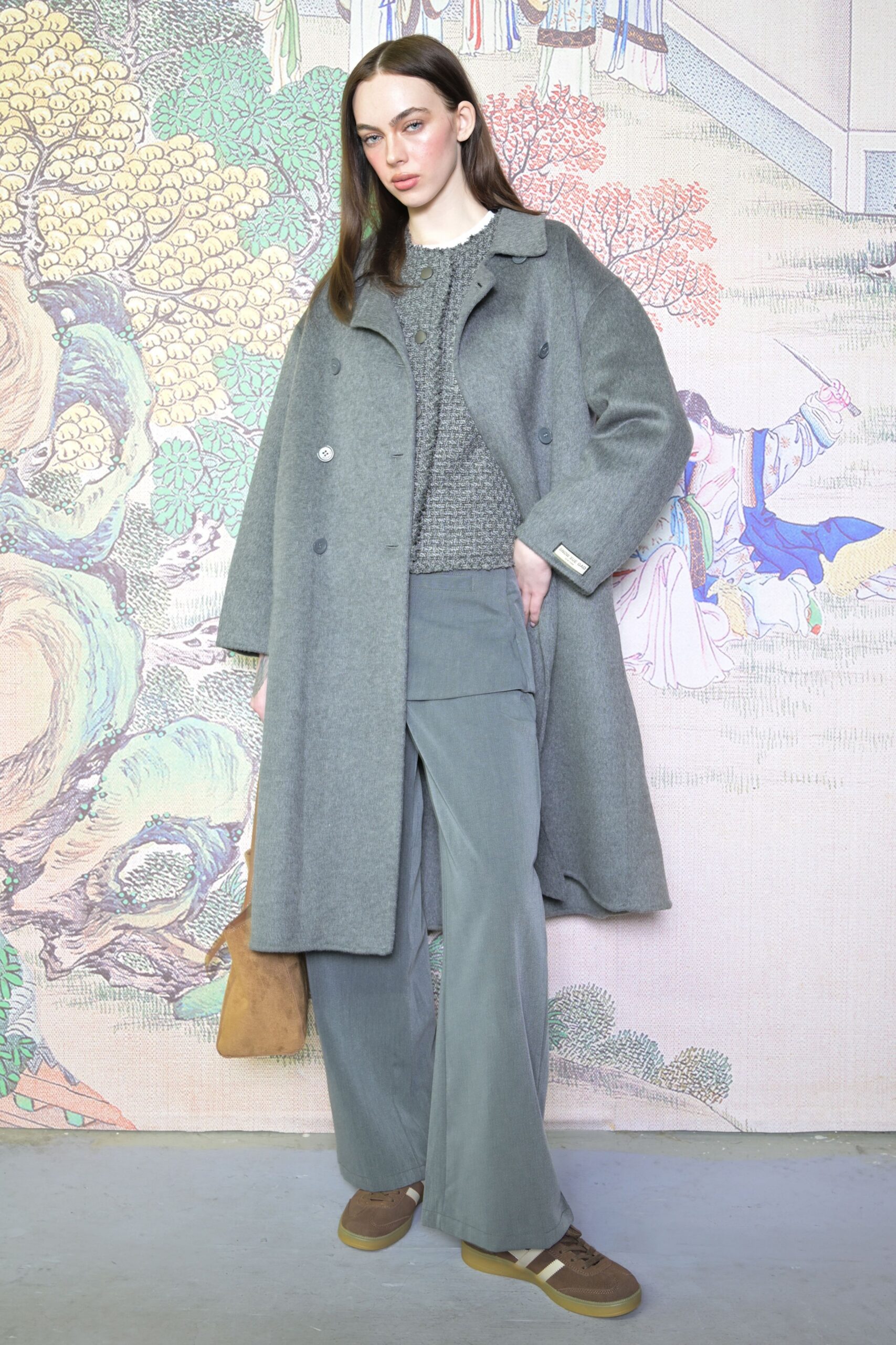 gray cotton long-sleeve collared fitted top
