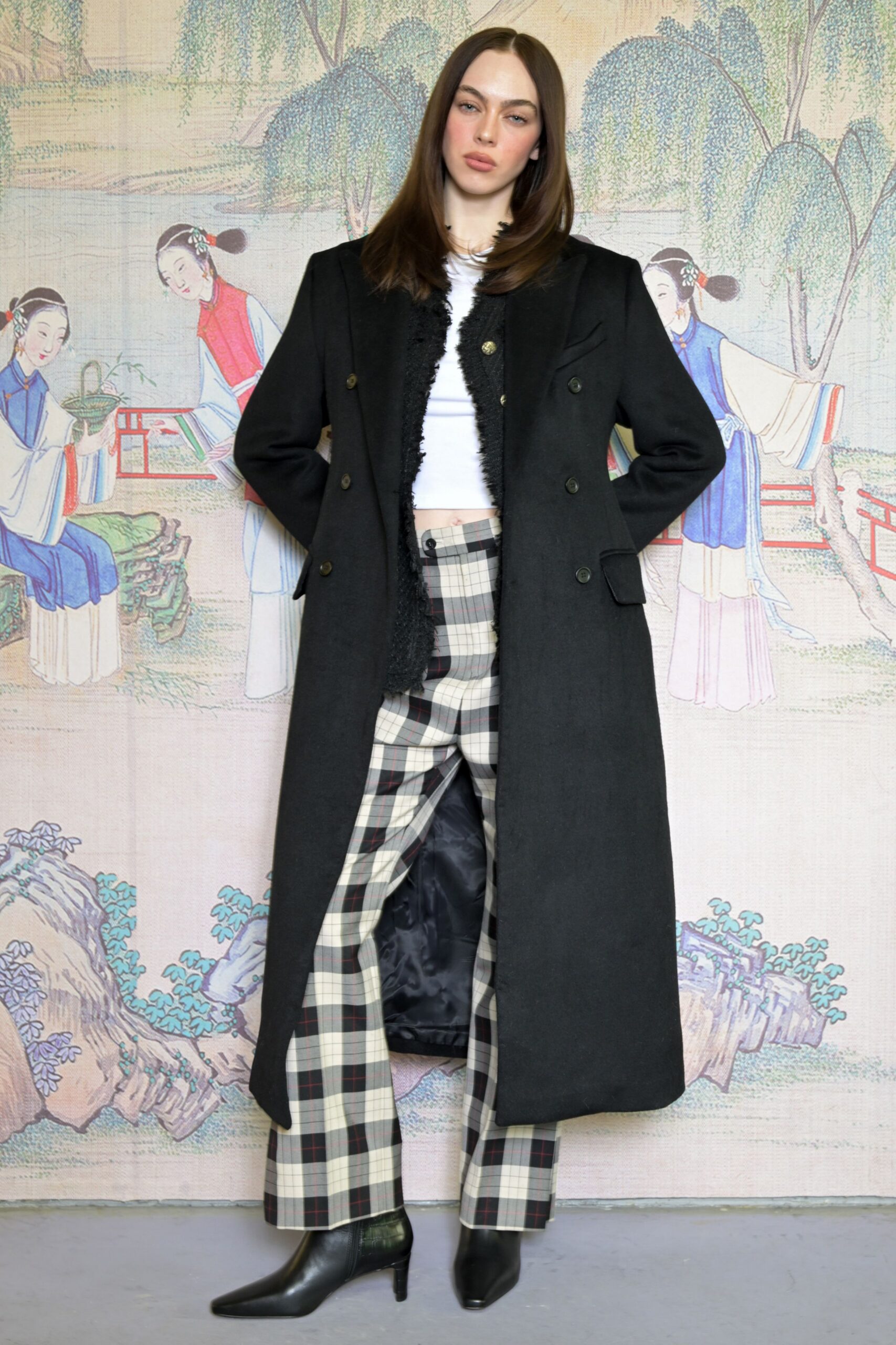 black wool long-sleeve collared fitted buttoned maxi coat