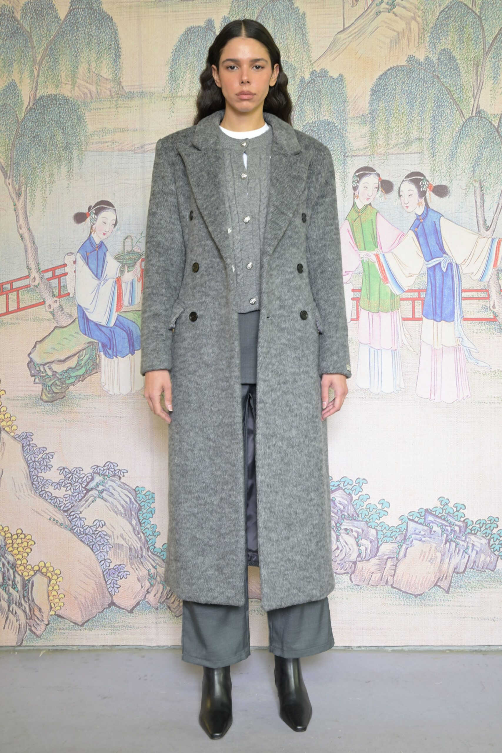 gray wool long-sleeve collared fitted coat