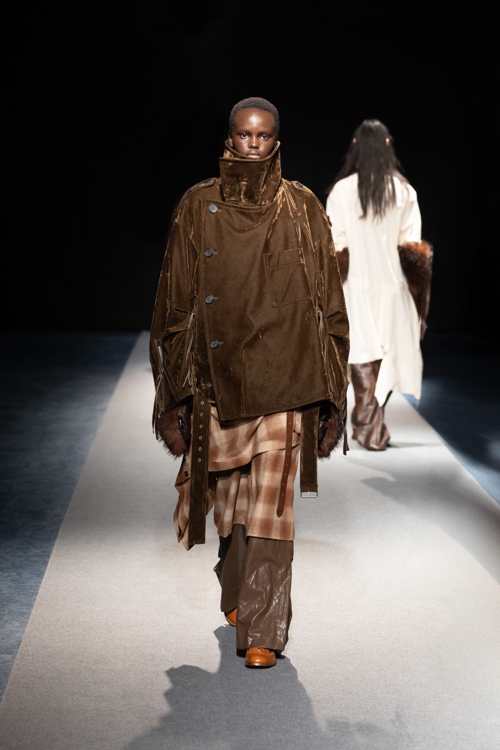 brown suede long-sleeve collared relaxed buttoned coat
