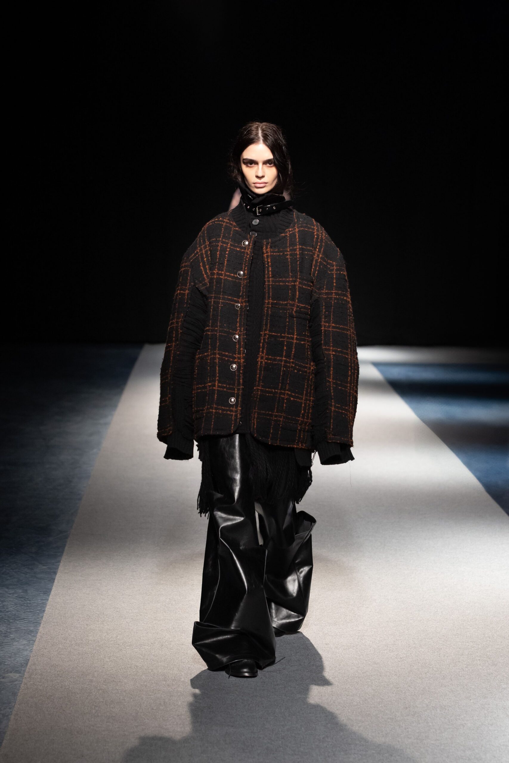 black cotton long-sleeve collared oversized checked jacket