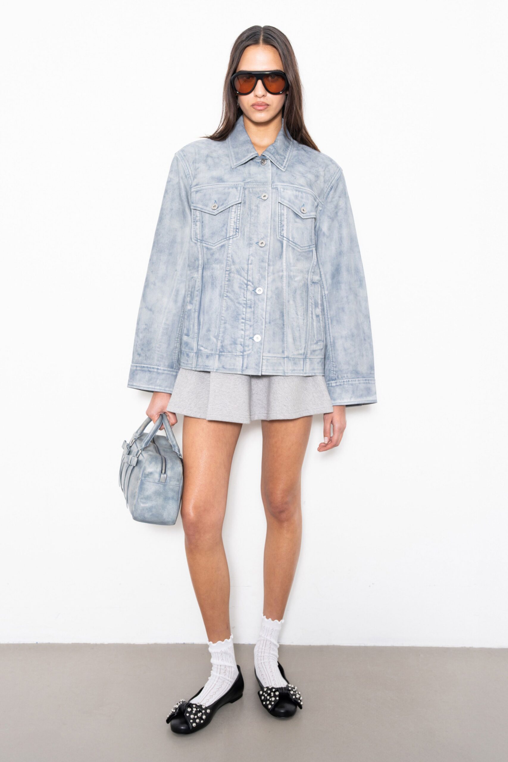 blue denim long-sleeve collared oversized buttoned jacket