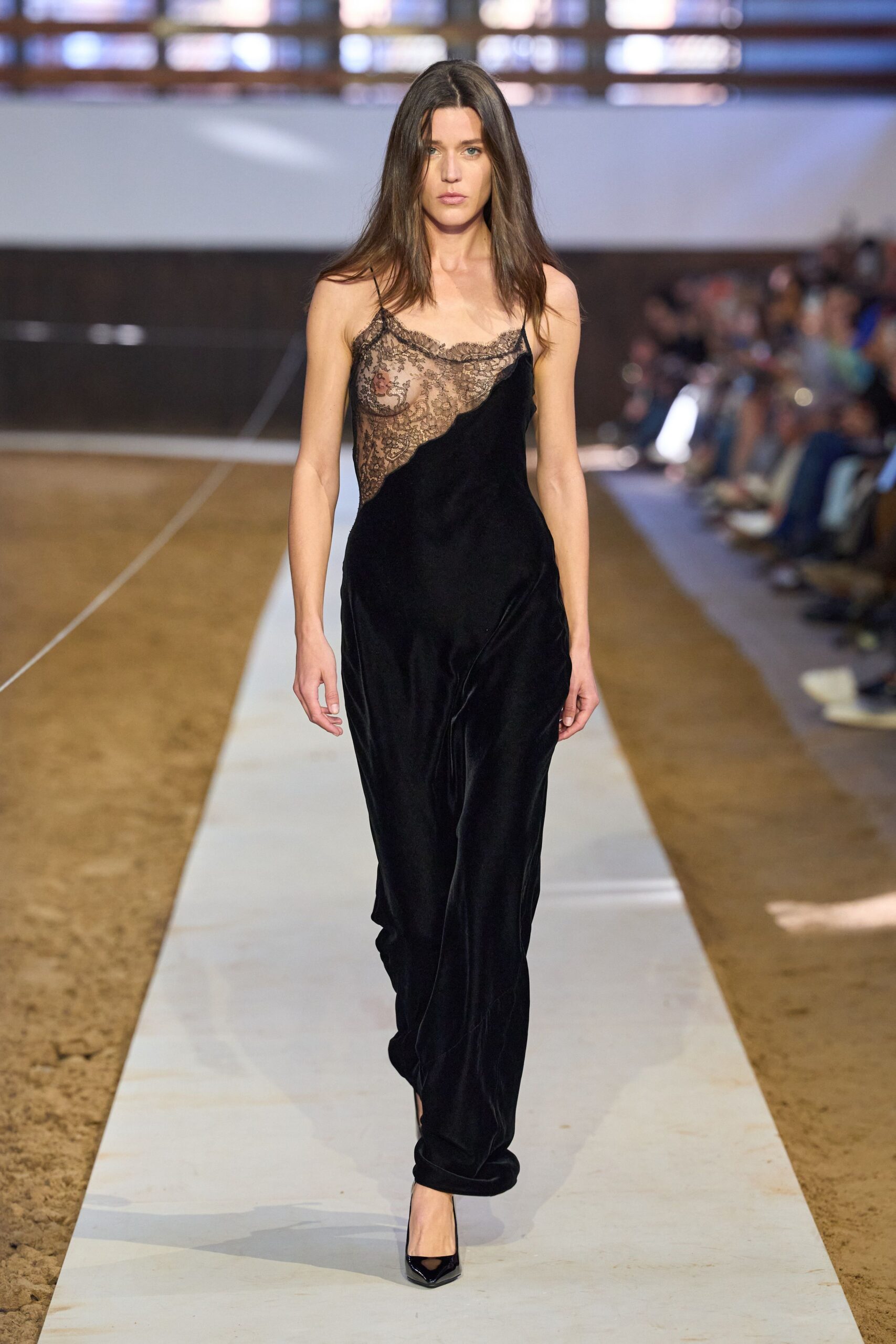 black velvet sleeveless dress