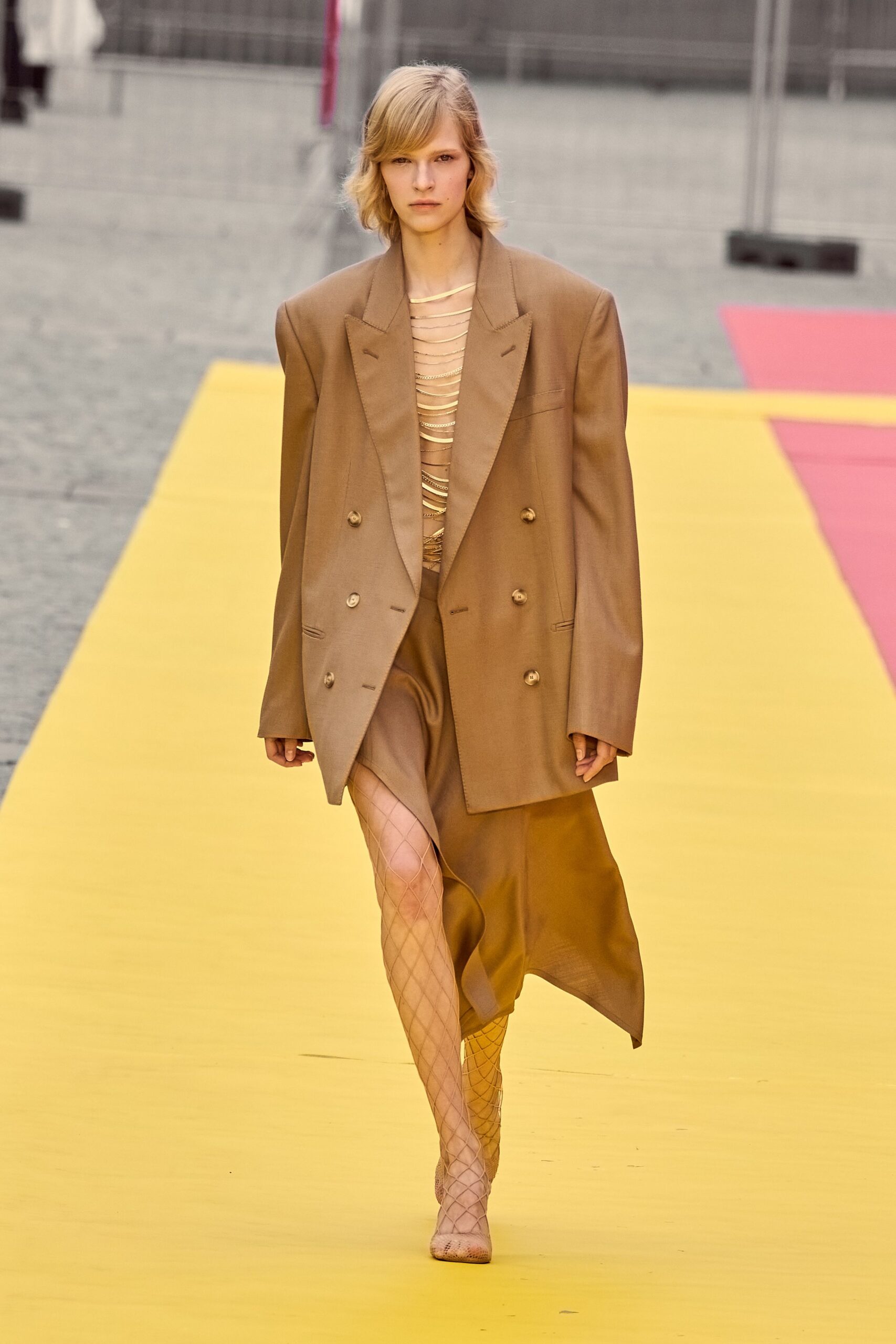 Stella McCartney Spring 2023 Ready-to-Wear Look 2