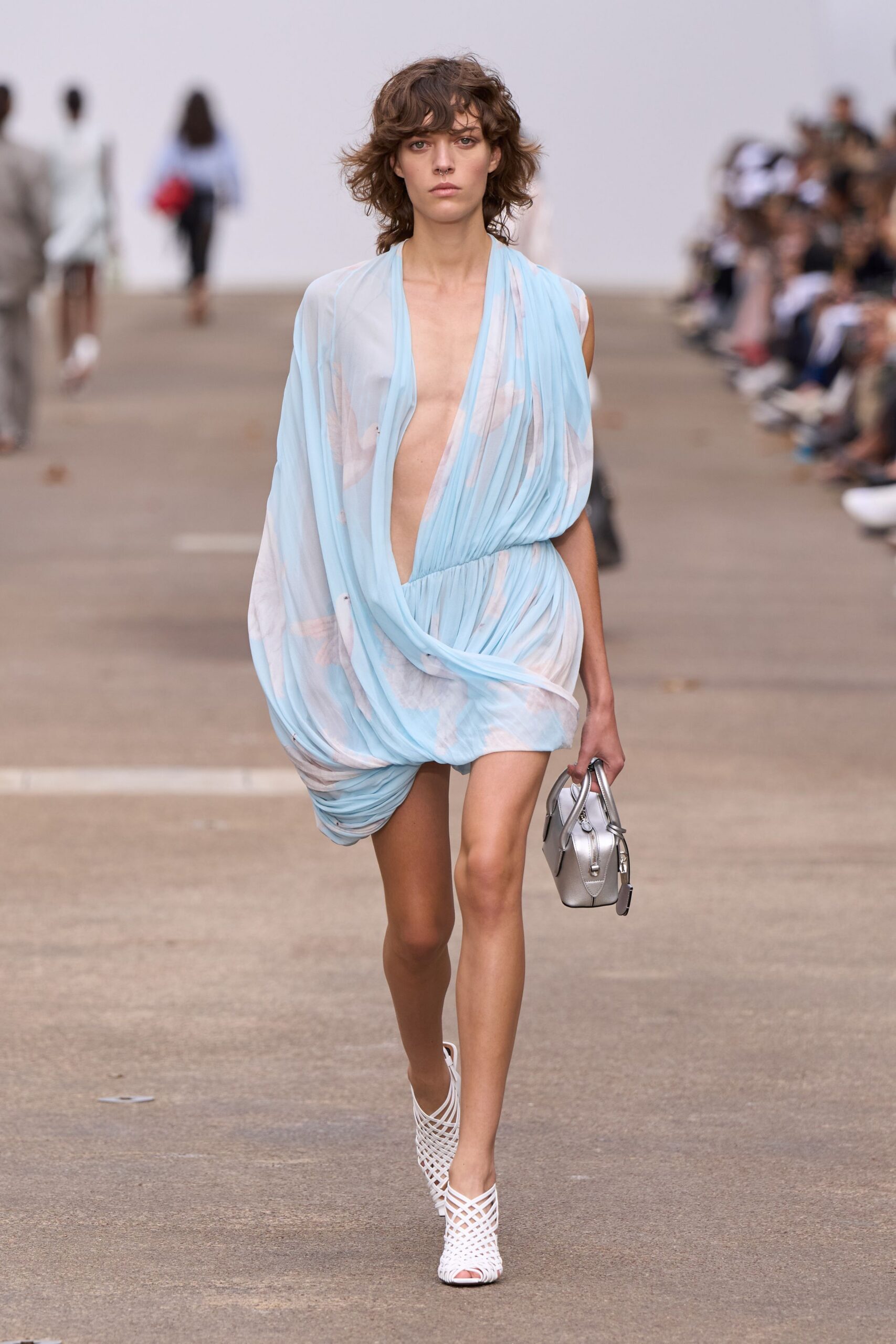 Stella McCartney Spring 2025 Ready-to-Wear Look 17