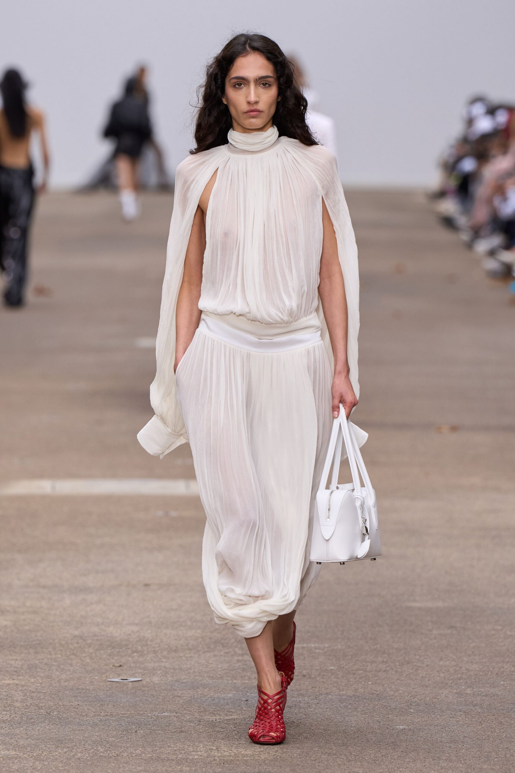 Stella McCartney Spring 2025 Ready-to-Wear Look 42
