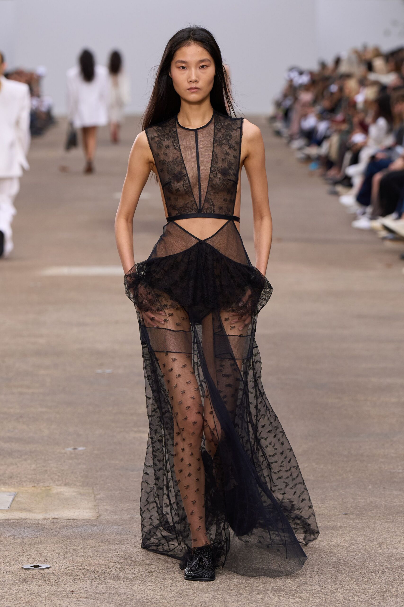 black lace sleeveless gown