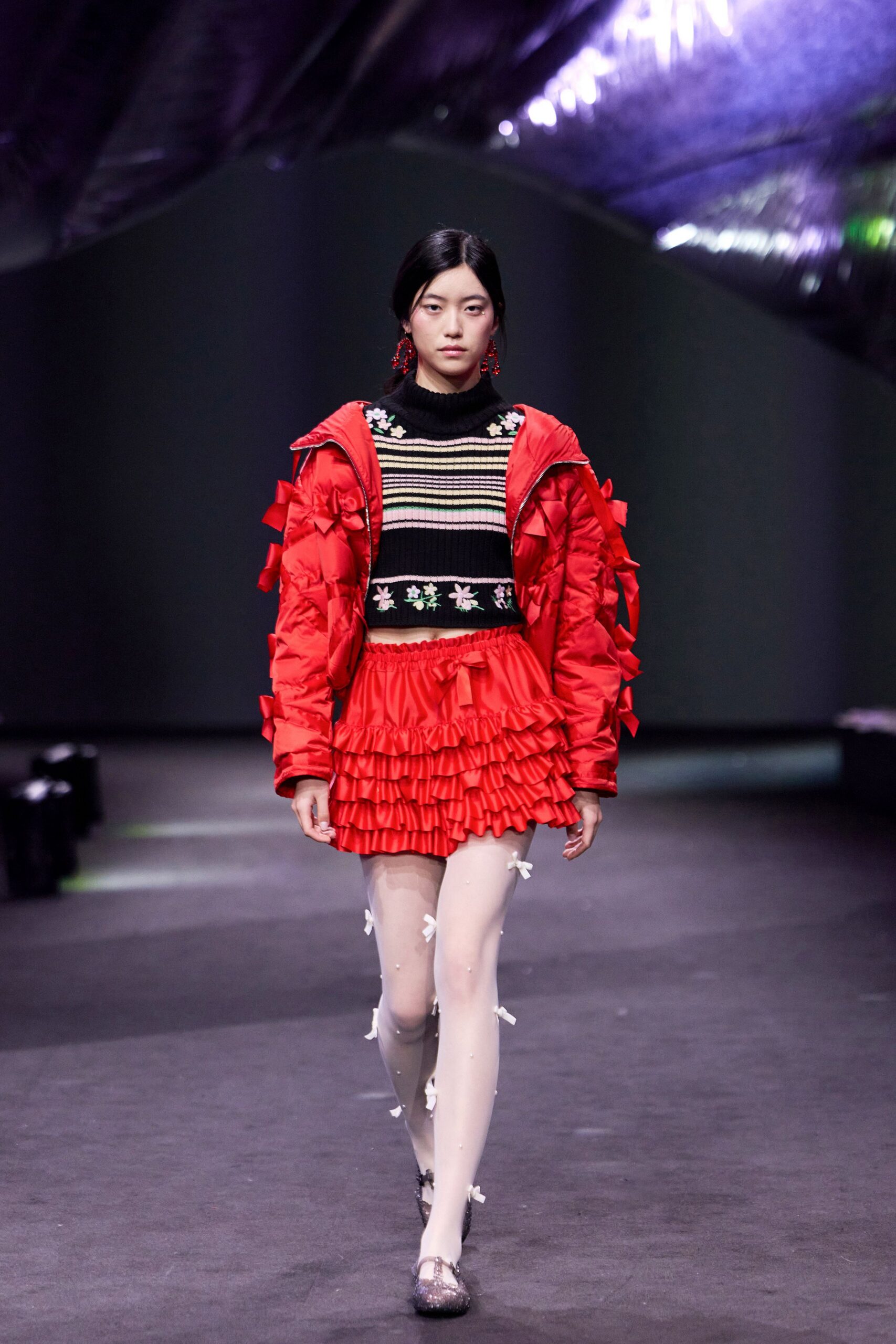 red cotton fitted pleated mini skirt