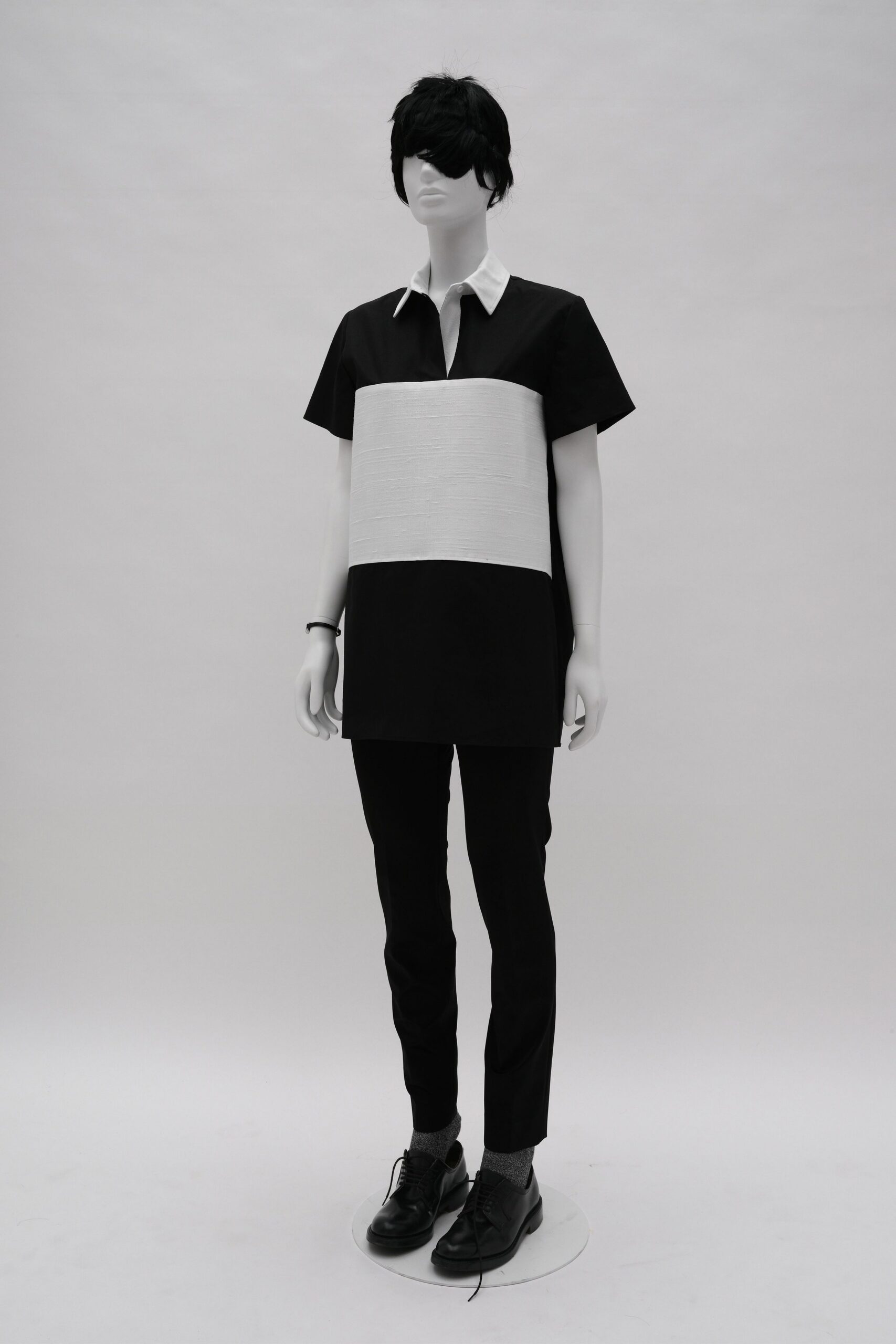 black and white color-blocked shirt