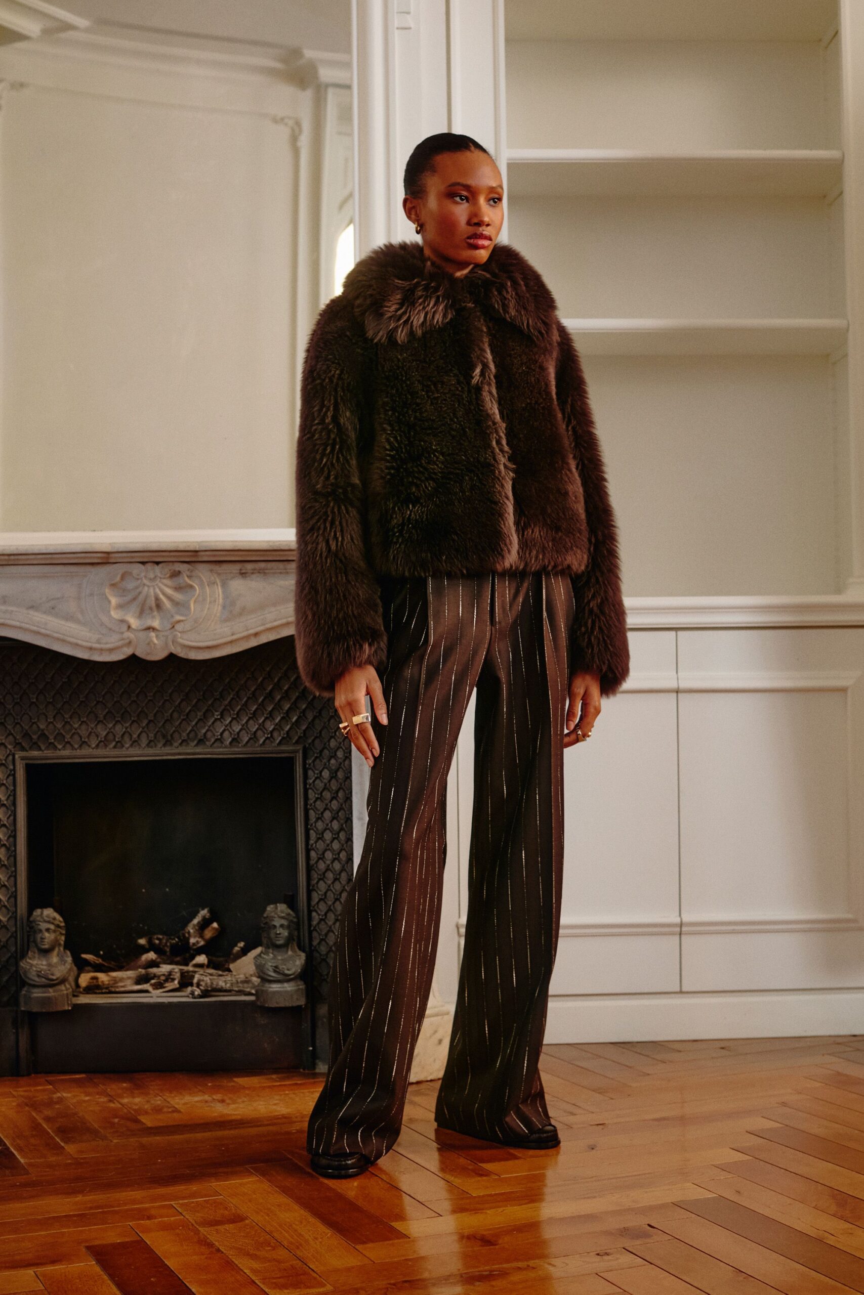 brown fur long-sleeve collared fitted coat