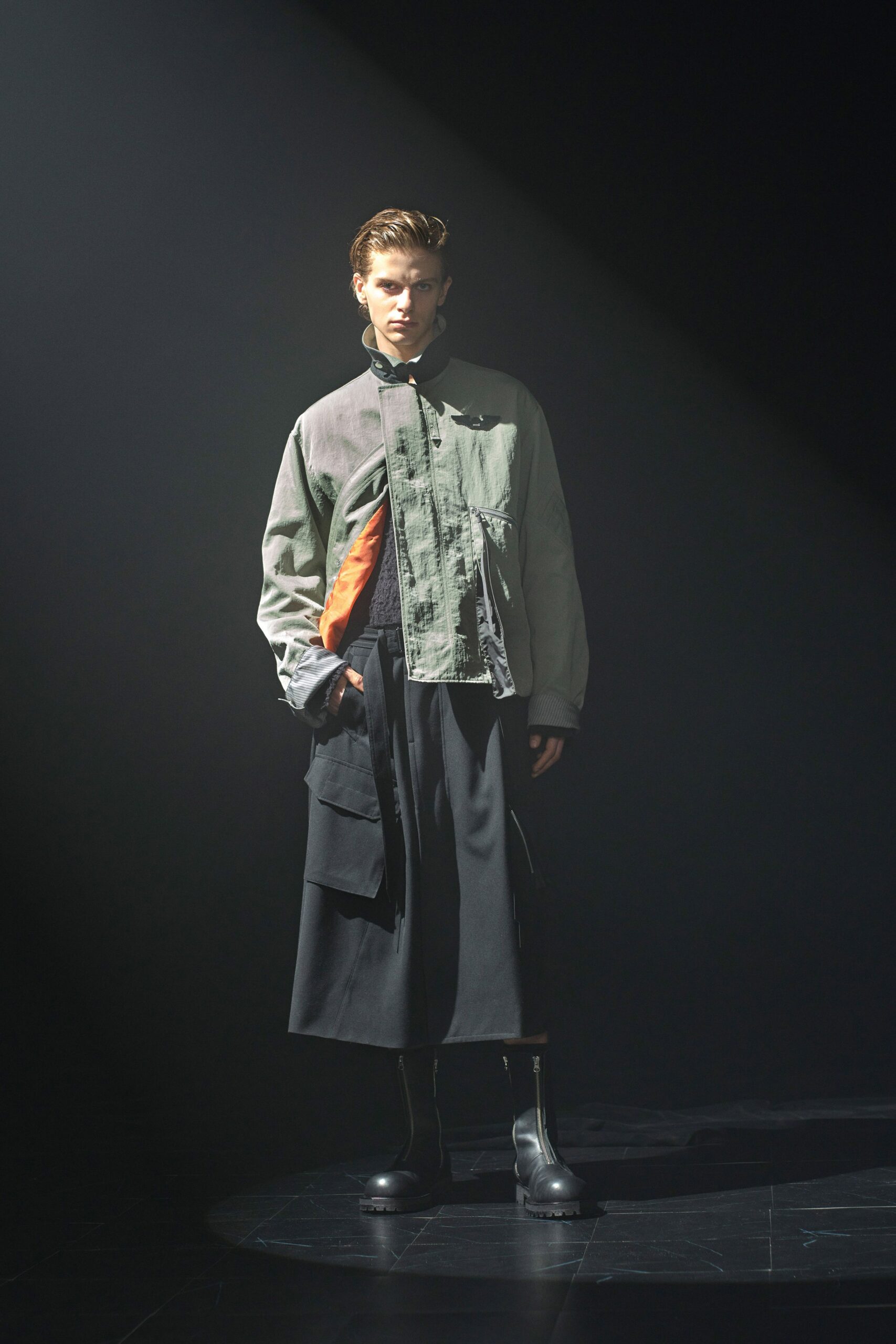 green cotton long-sleeve collared relaxed buttoned zippered jacket