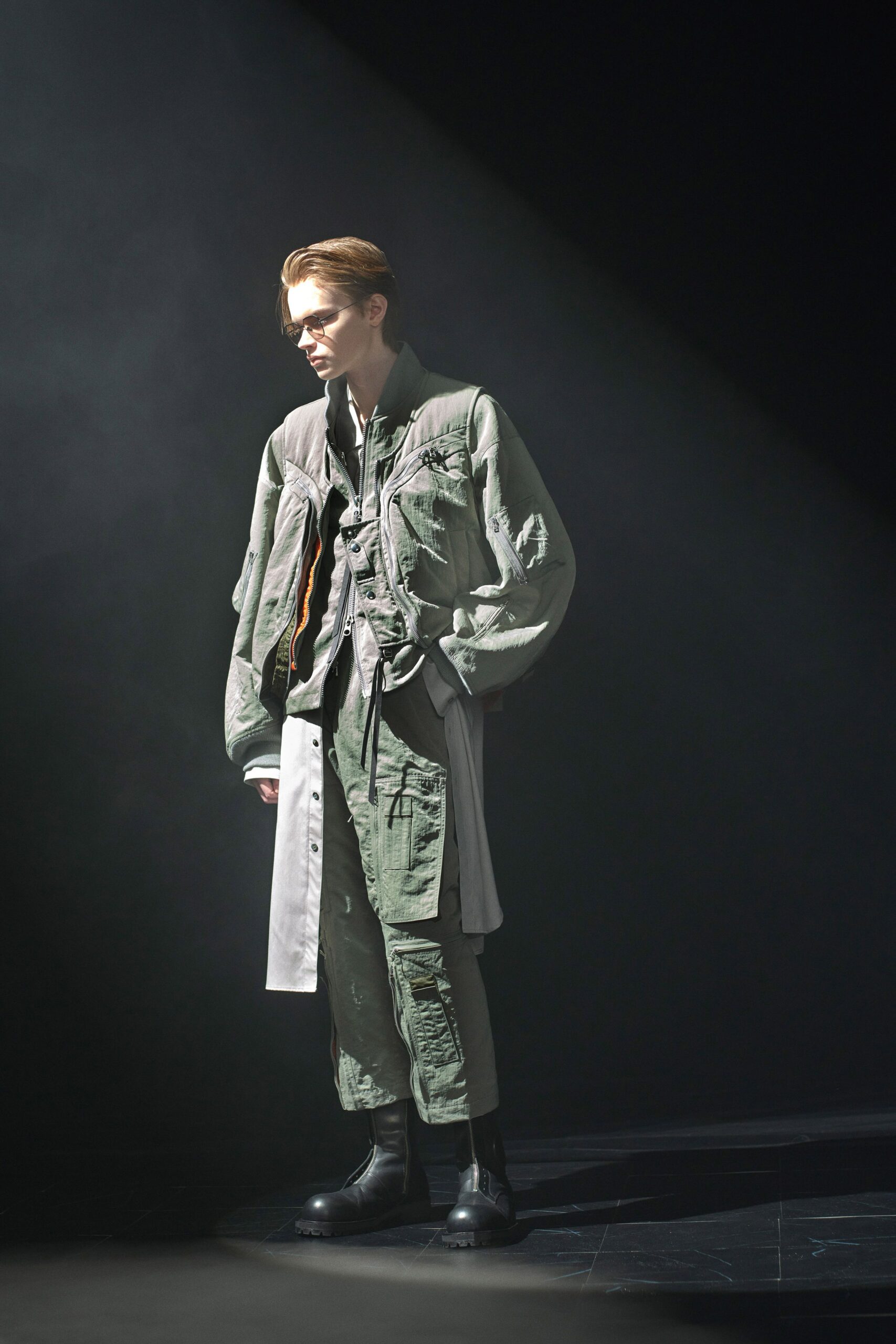green cotton long-sleeve collared relaxed zippered pockets jacket