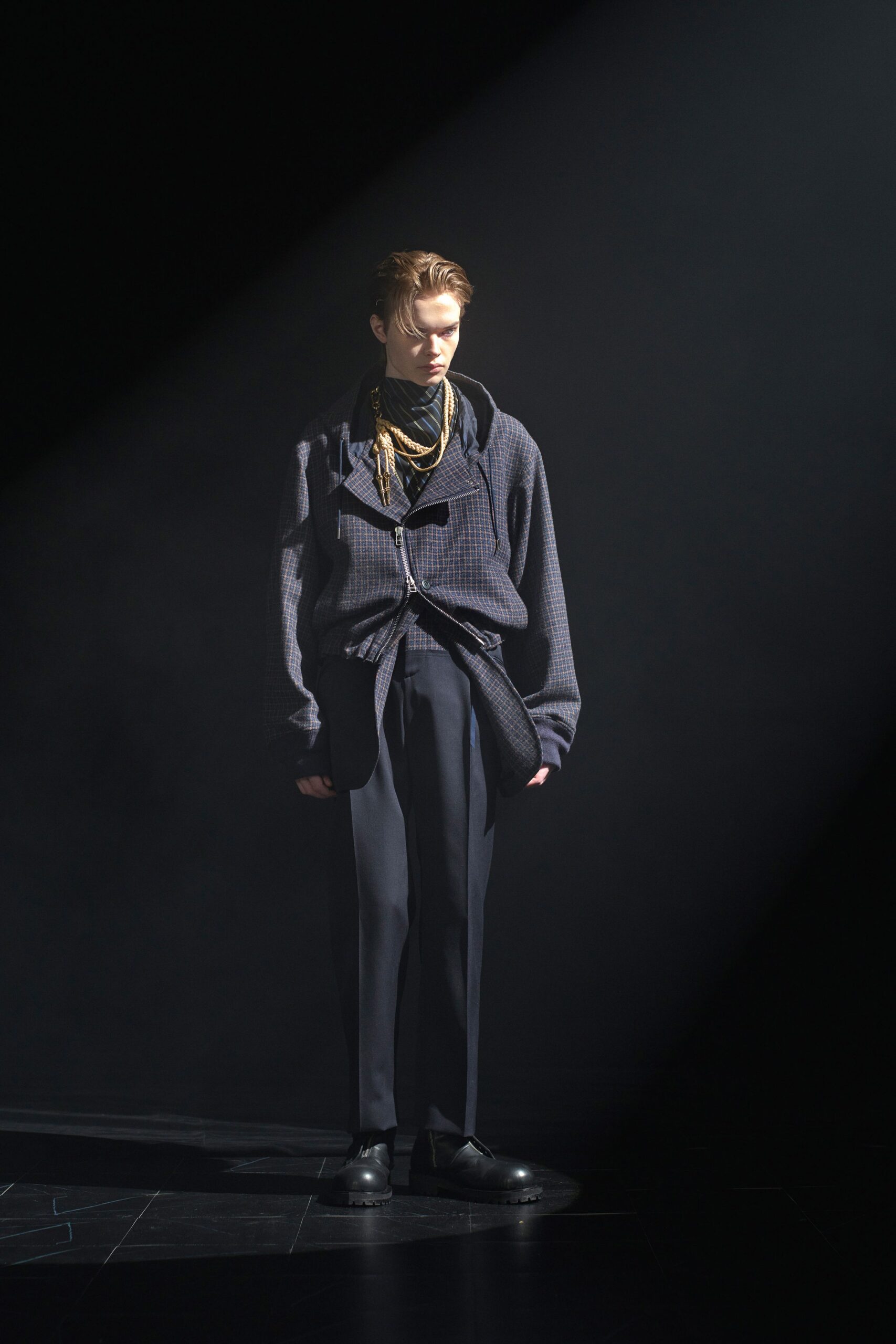 black cotton long-sleeve collared oversized checked buttoned jacket