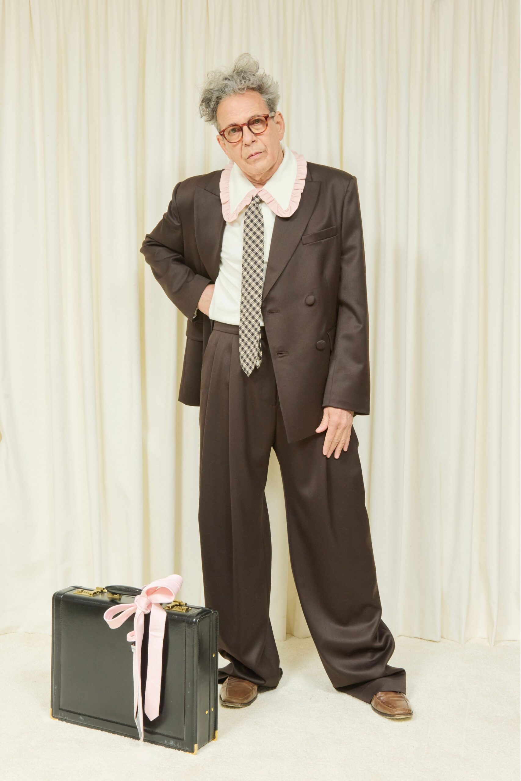 brown wool long-sleeve collared relaxed pleated suit