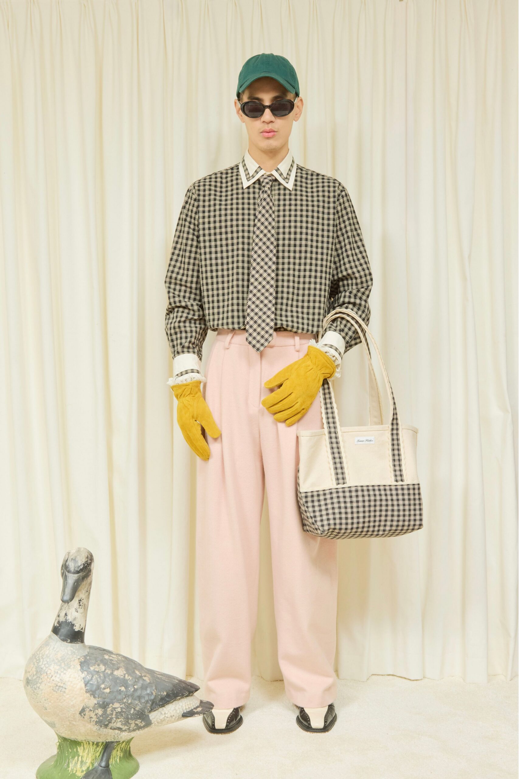 pink relaxed high-waisted pants