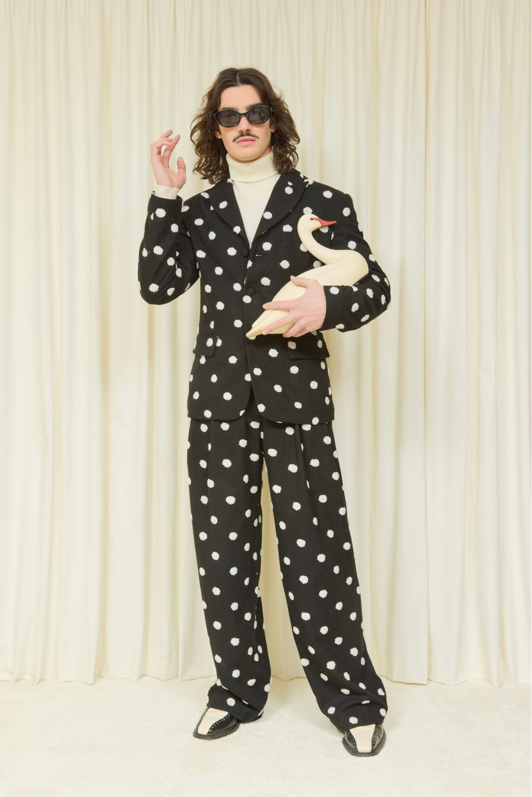 black fitted polka-dot pants