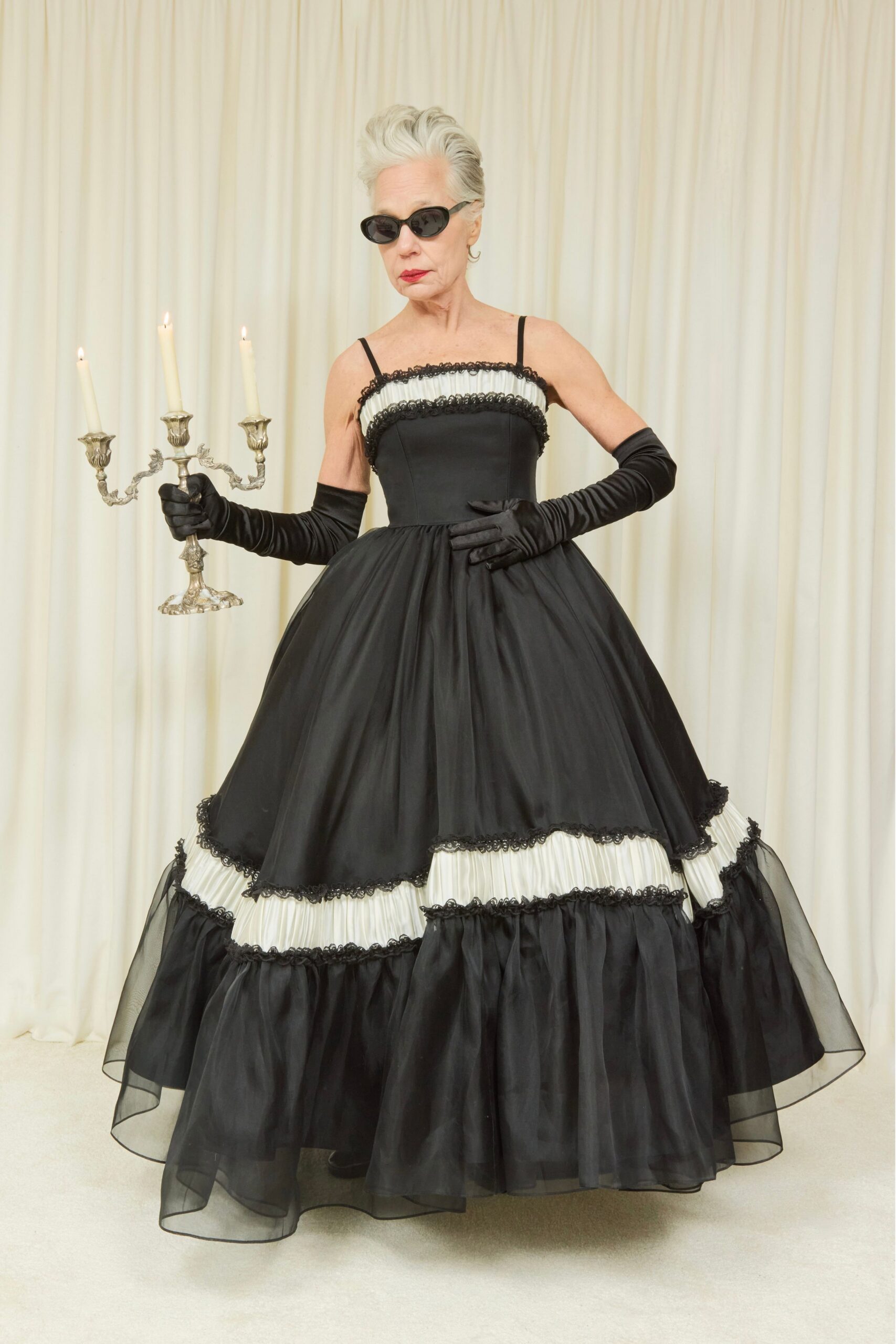 black silk fitted gloves