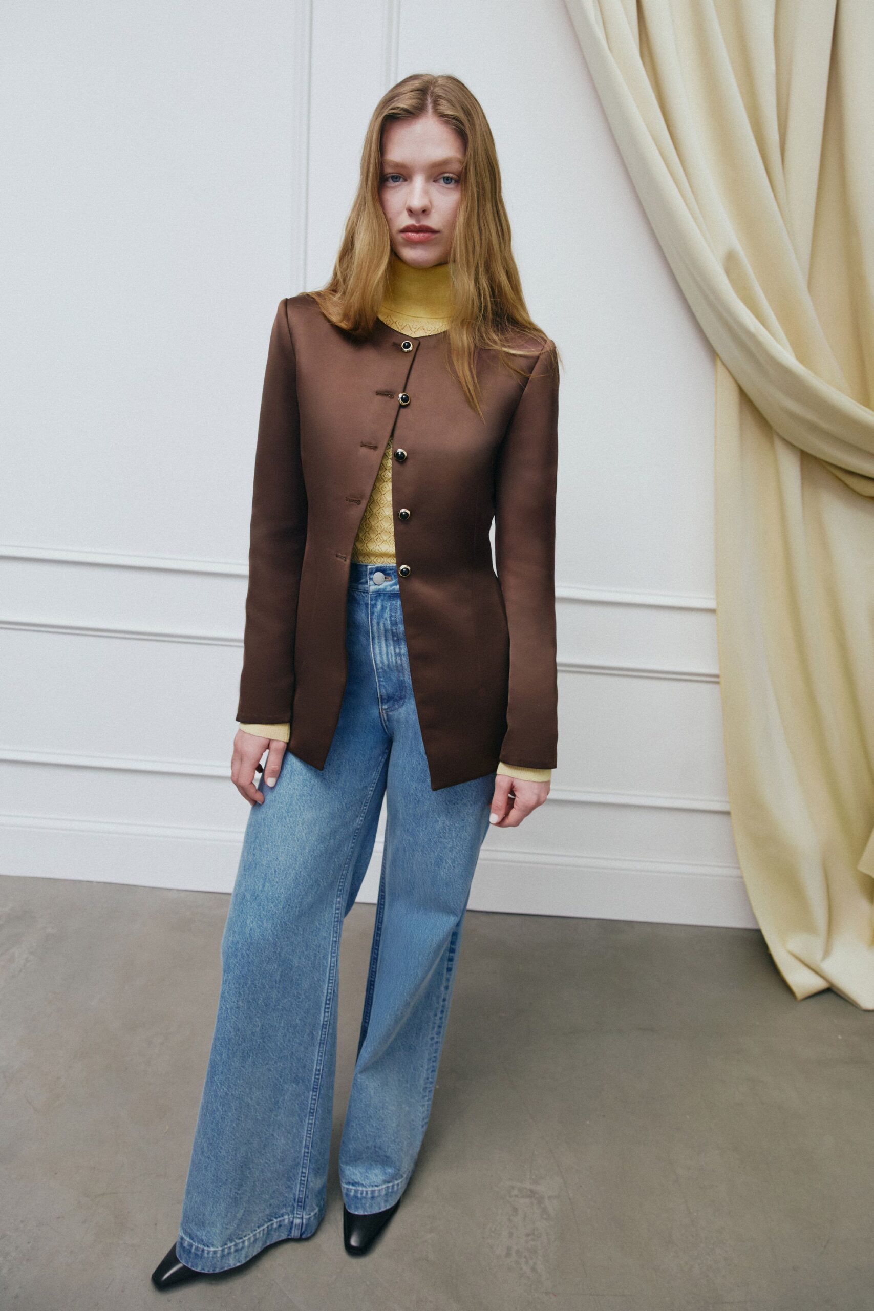 yellow cotton long-sleeve turtleneck fitted top