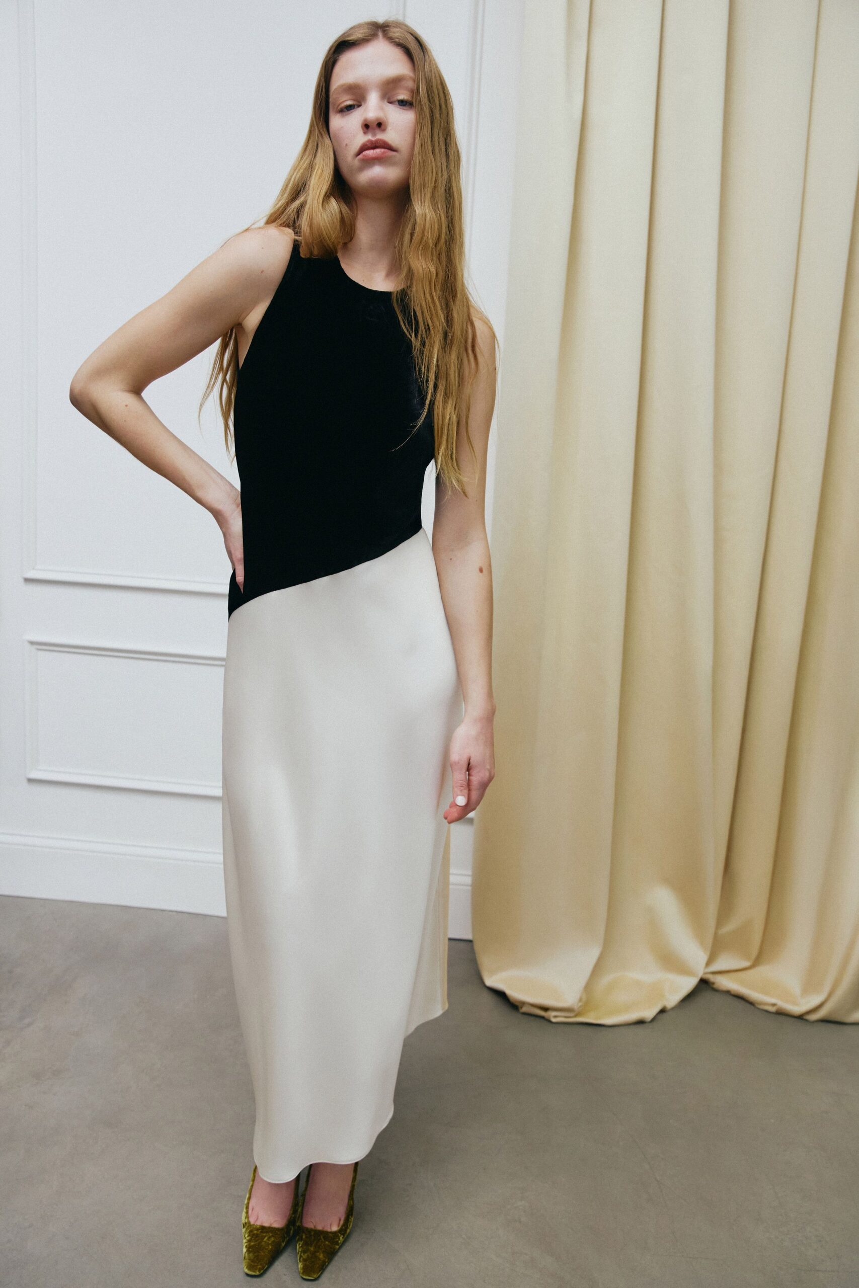black silk sleeveless high-neck fitted color-blocked midi dress