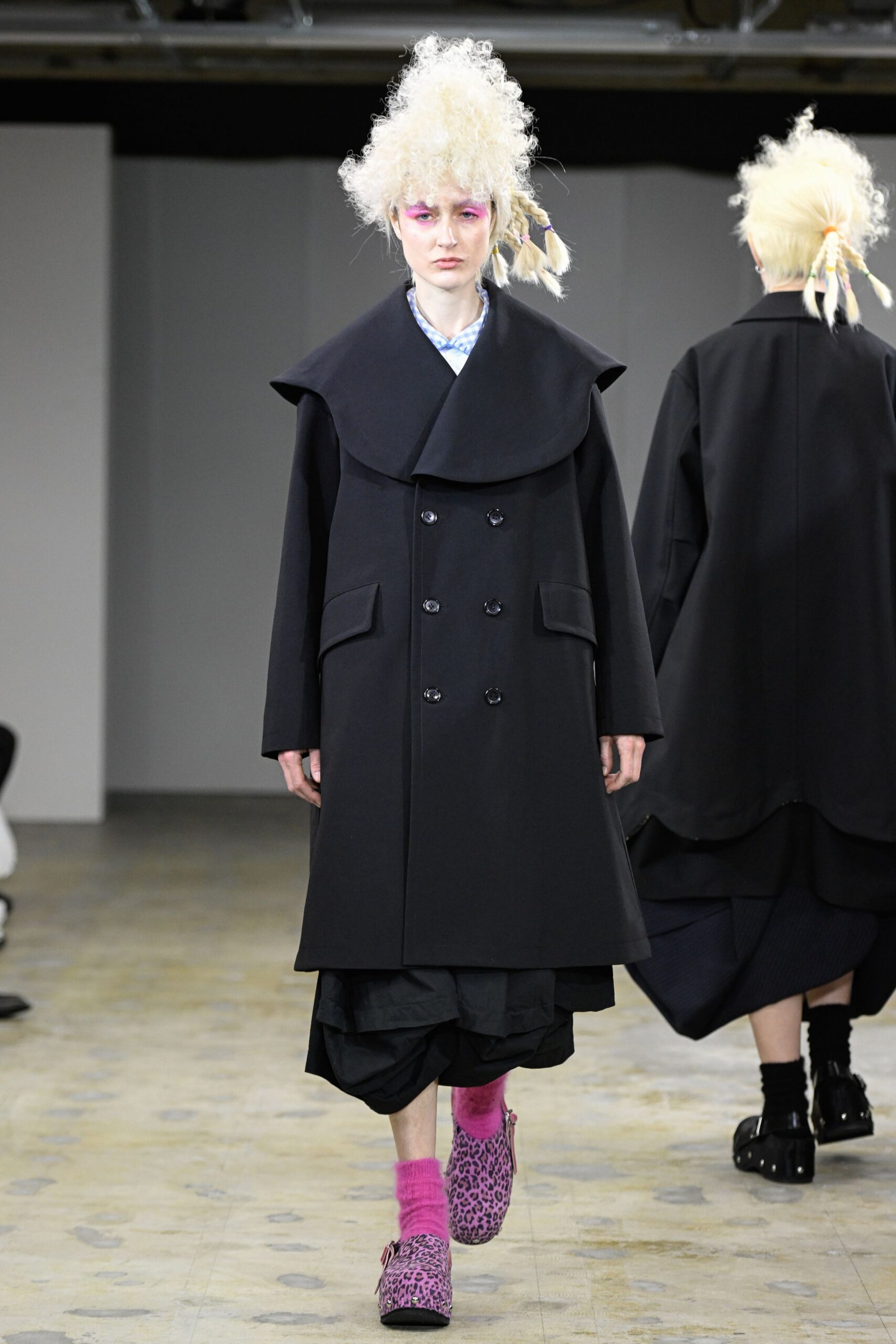 black wool long-sleeve collared oversized layered coat