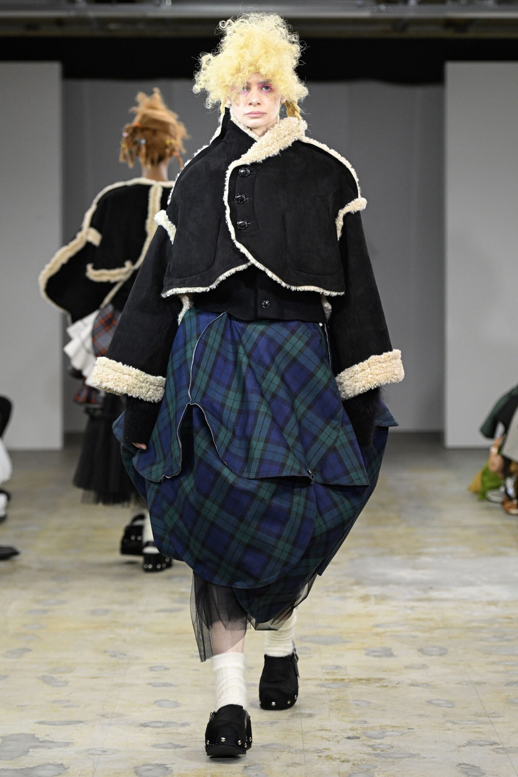black wool long-sleeve collared relaxed layered jacket