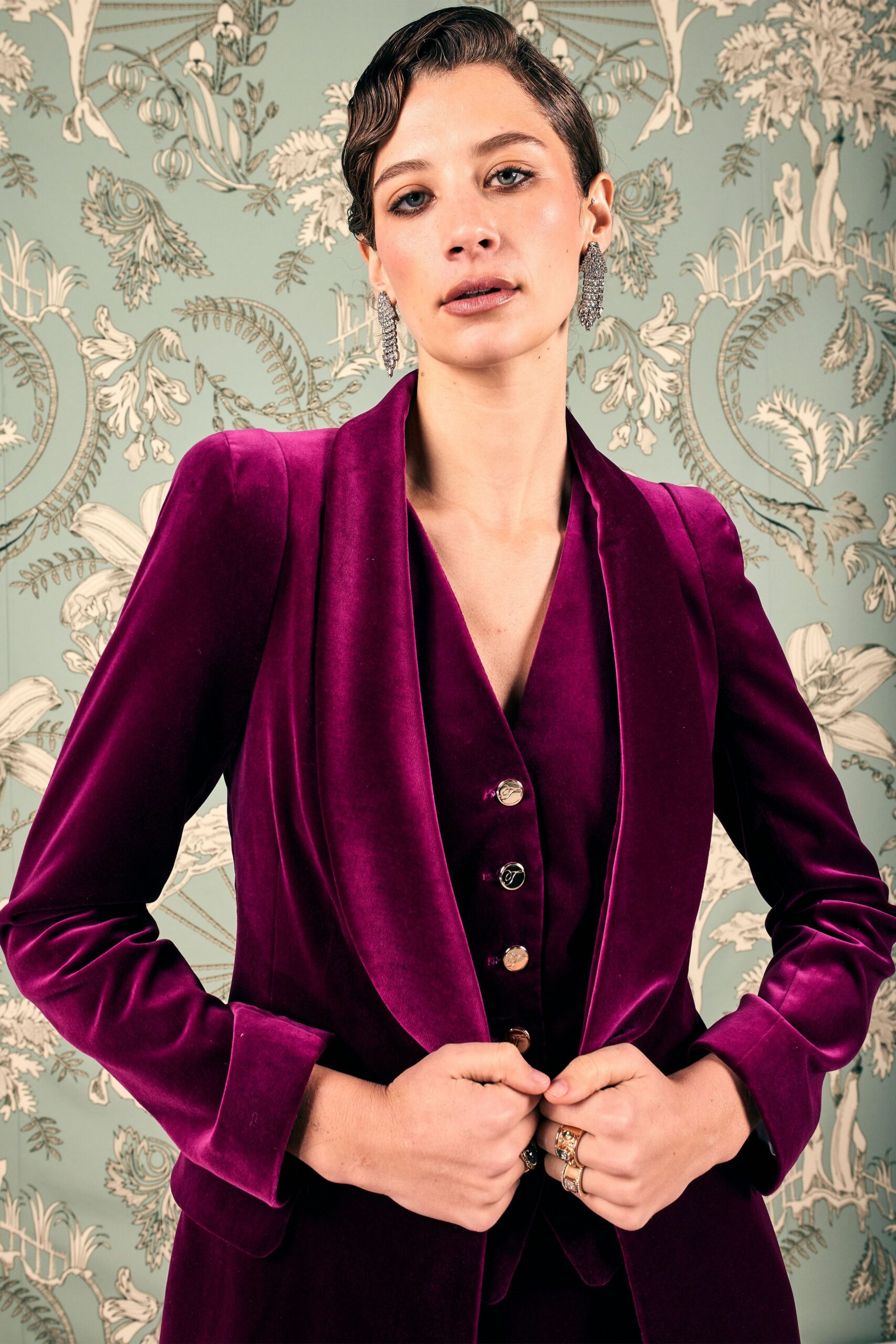 purple velvet v-neck sleeveless fitted top