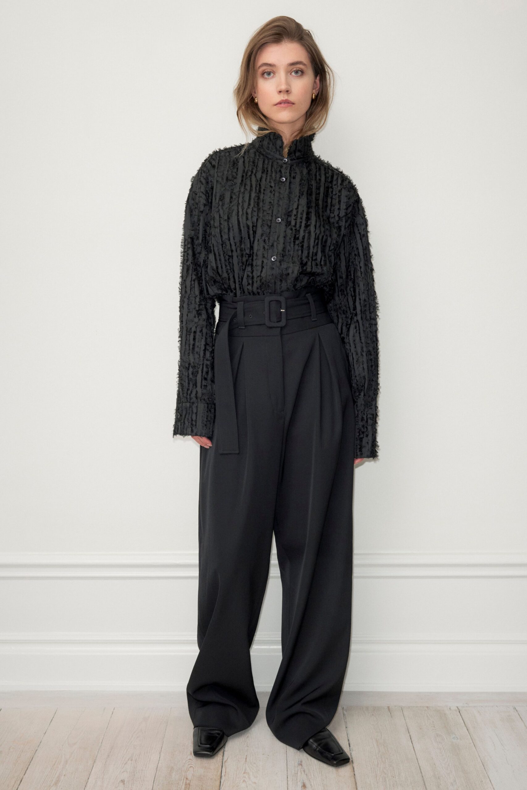 black cotton long-sleeve collared relaxed textured shirt