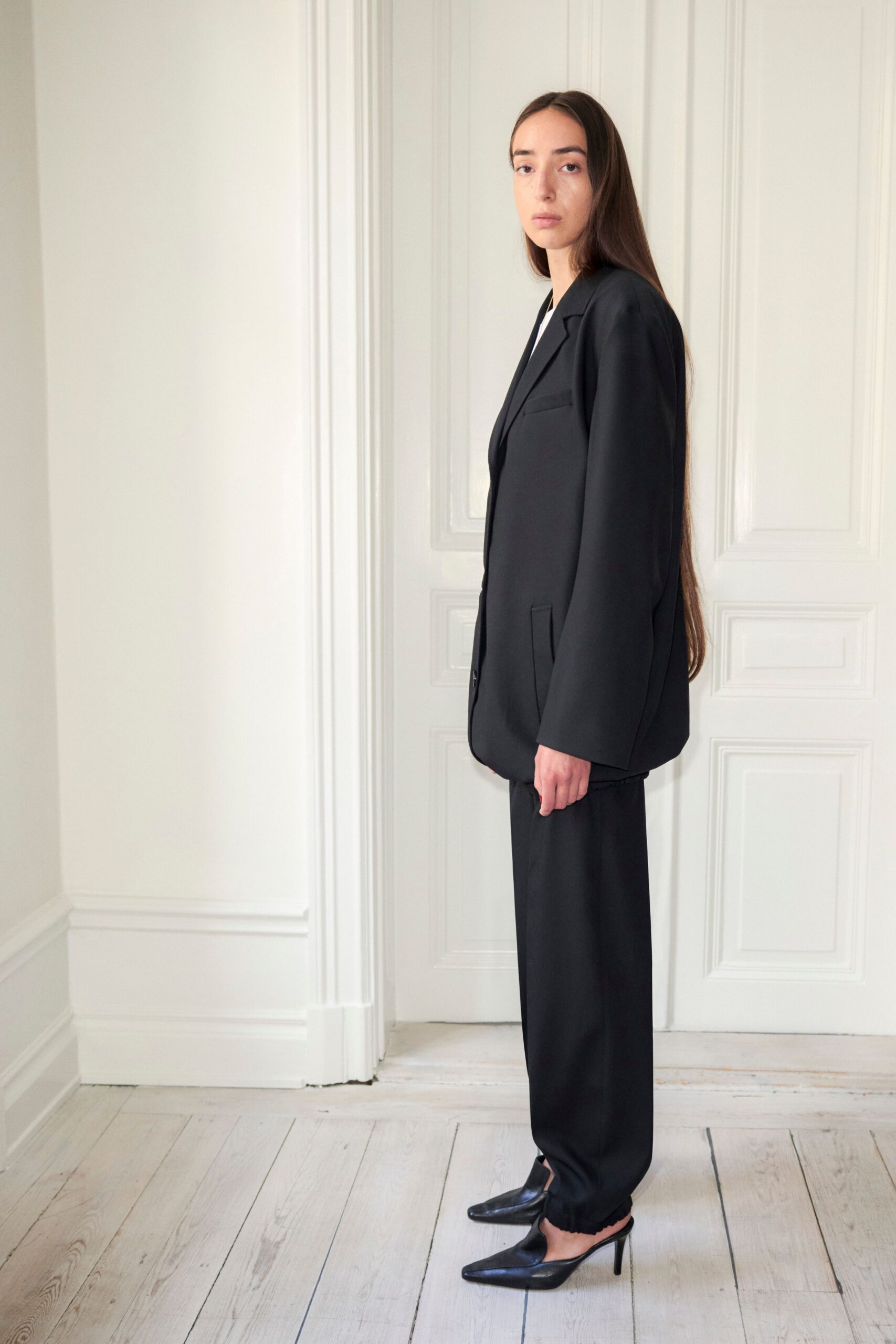 Teurn Studios Resort 2026 Look 13