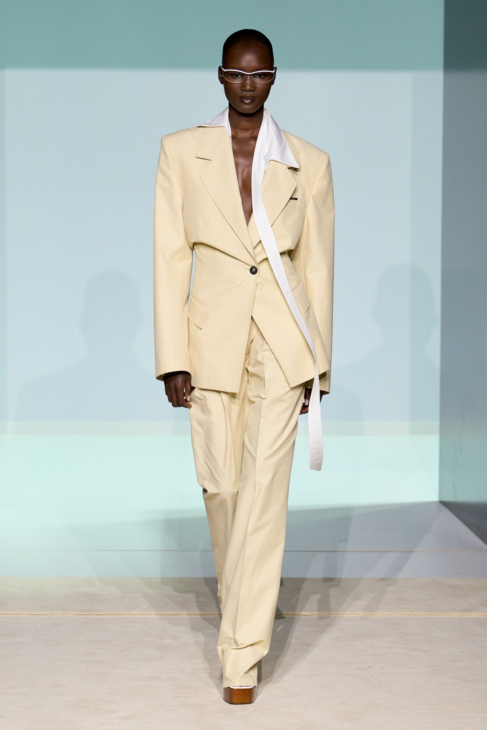 beige long-sleeve collared tailored buttoned suit