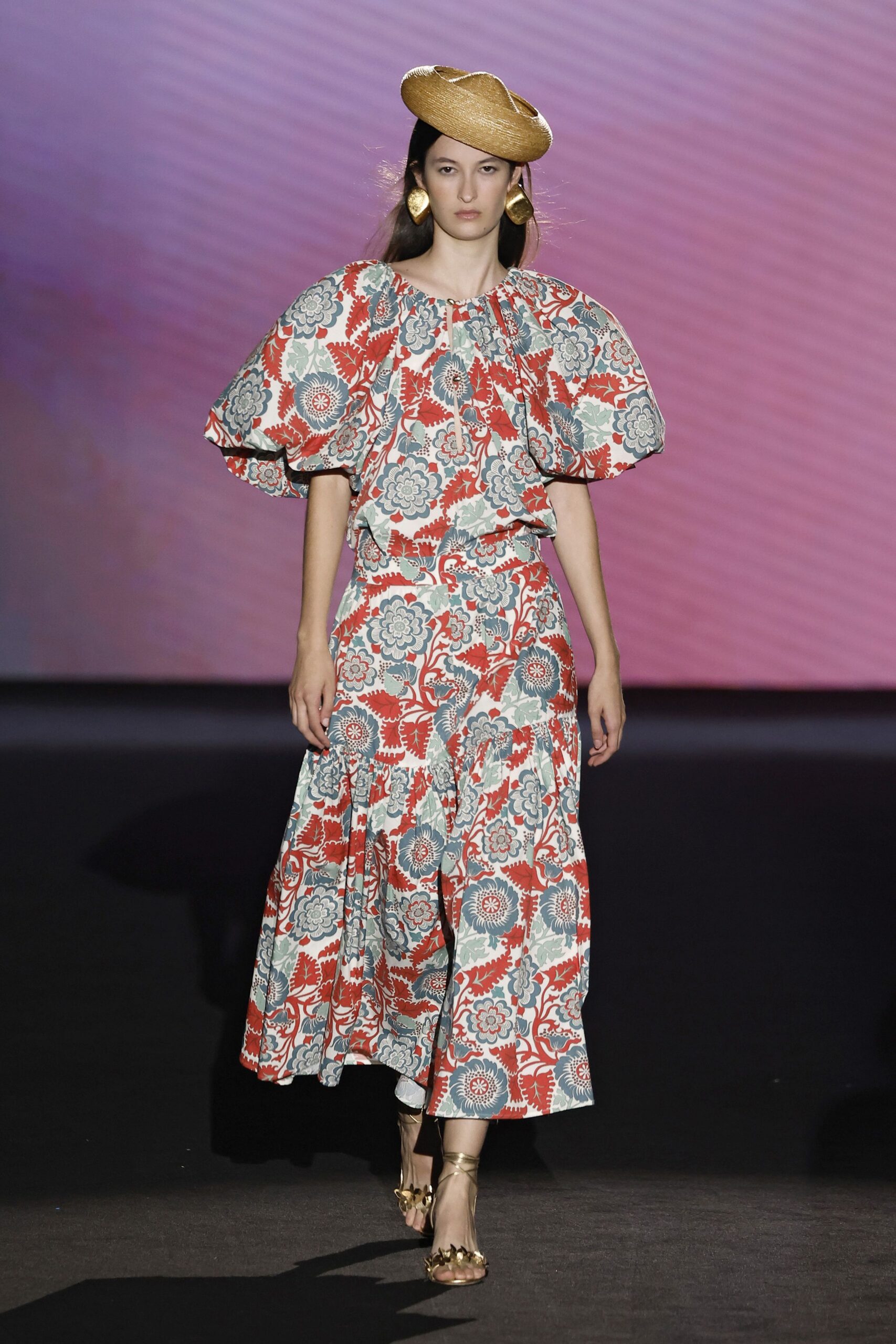 red cotton short-sleeve v-neck relaxed flared printed dress