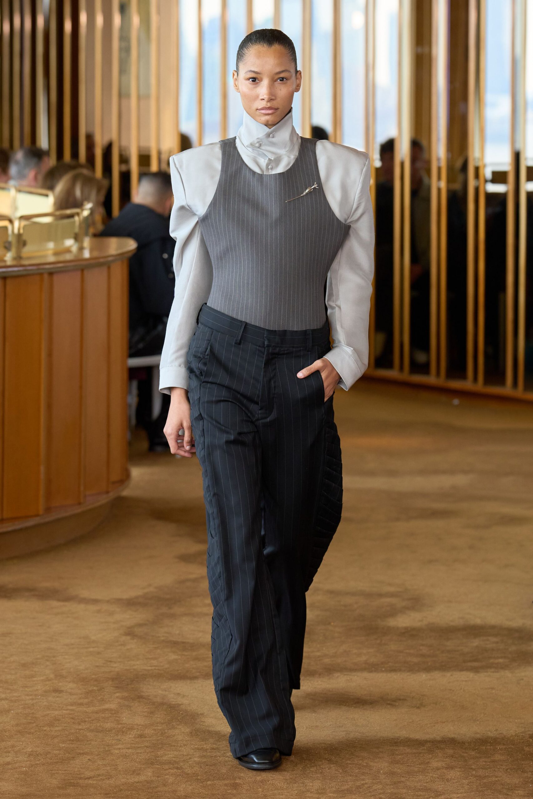 gray cotton long-sleeve v-neck fitted pleated top
