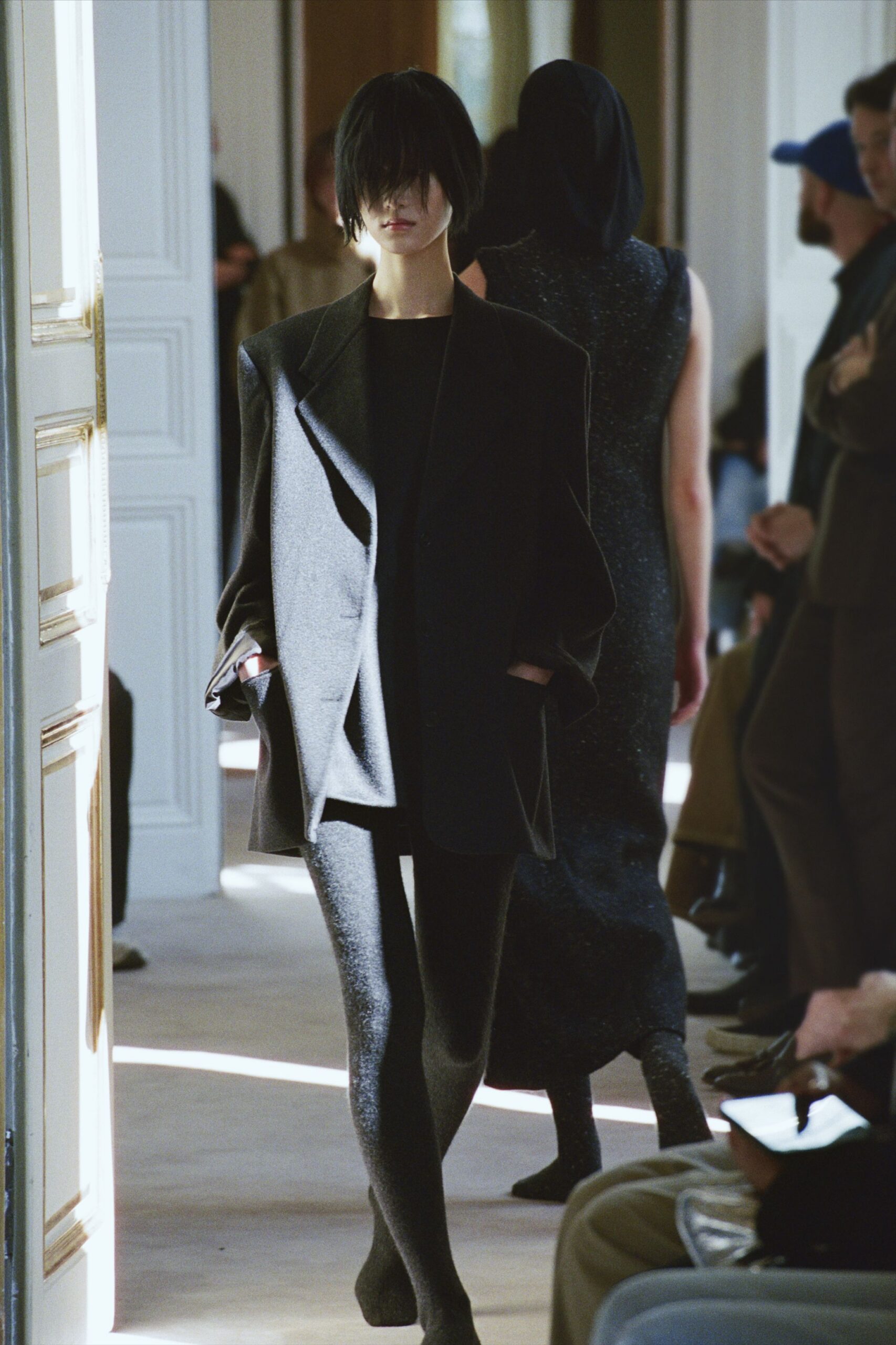 black wool long-sleeve collared oversized pockets blazer