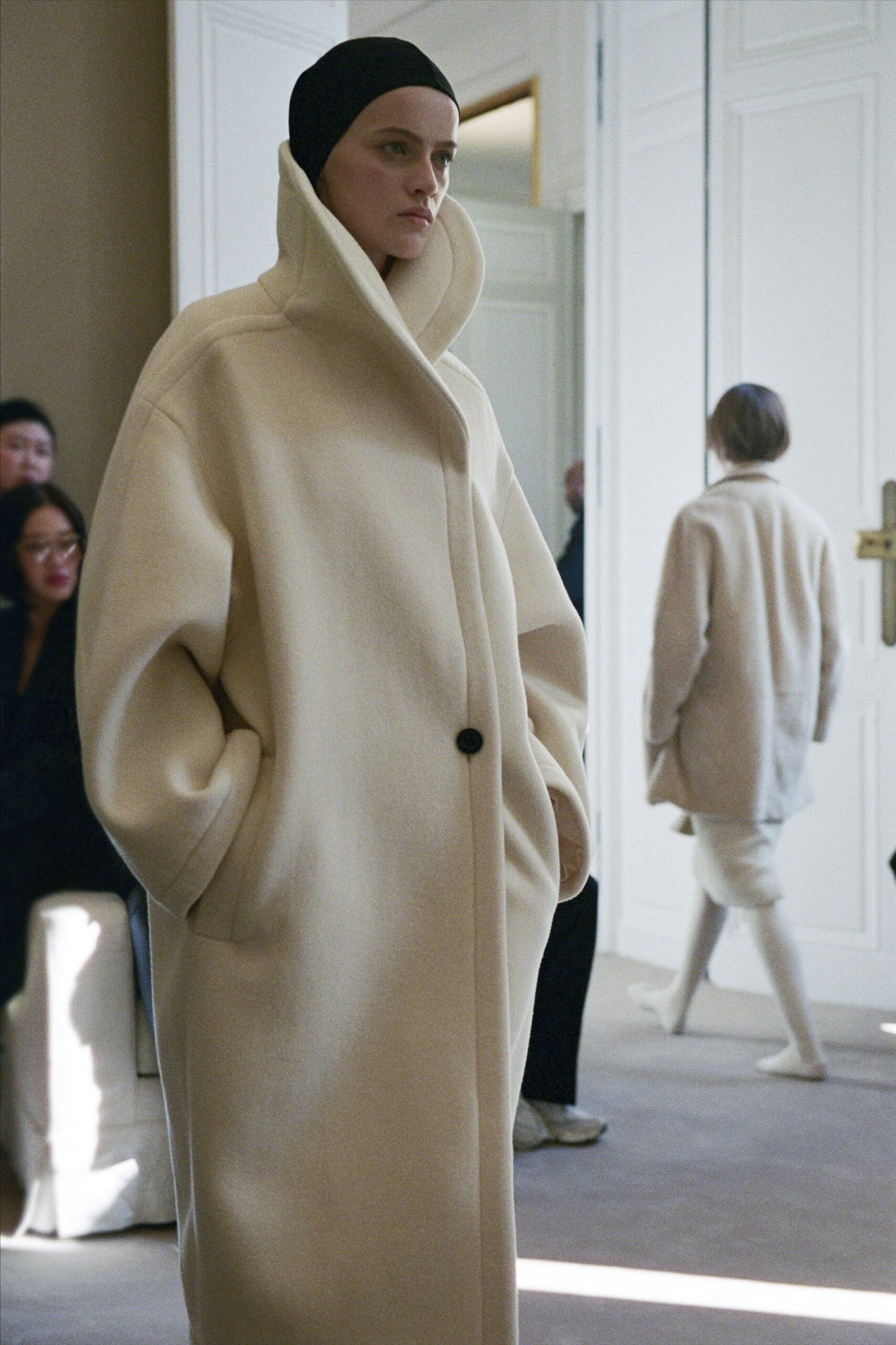 white wool long-sleeve collared relaxed pockets coat