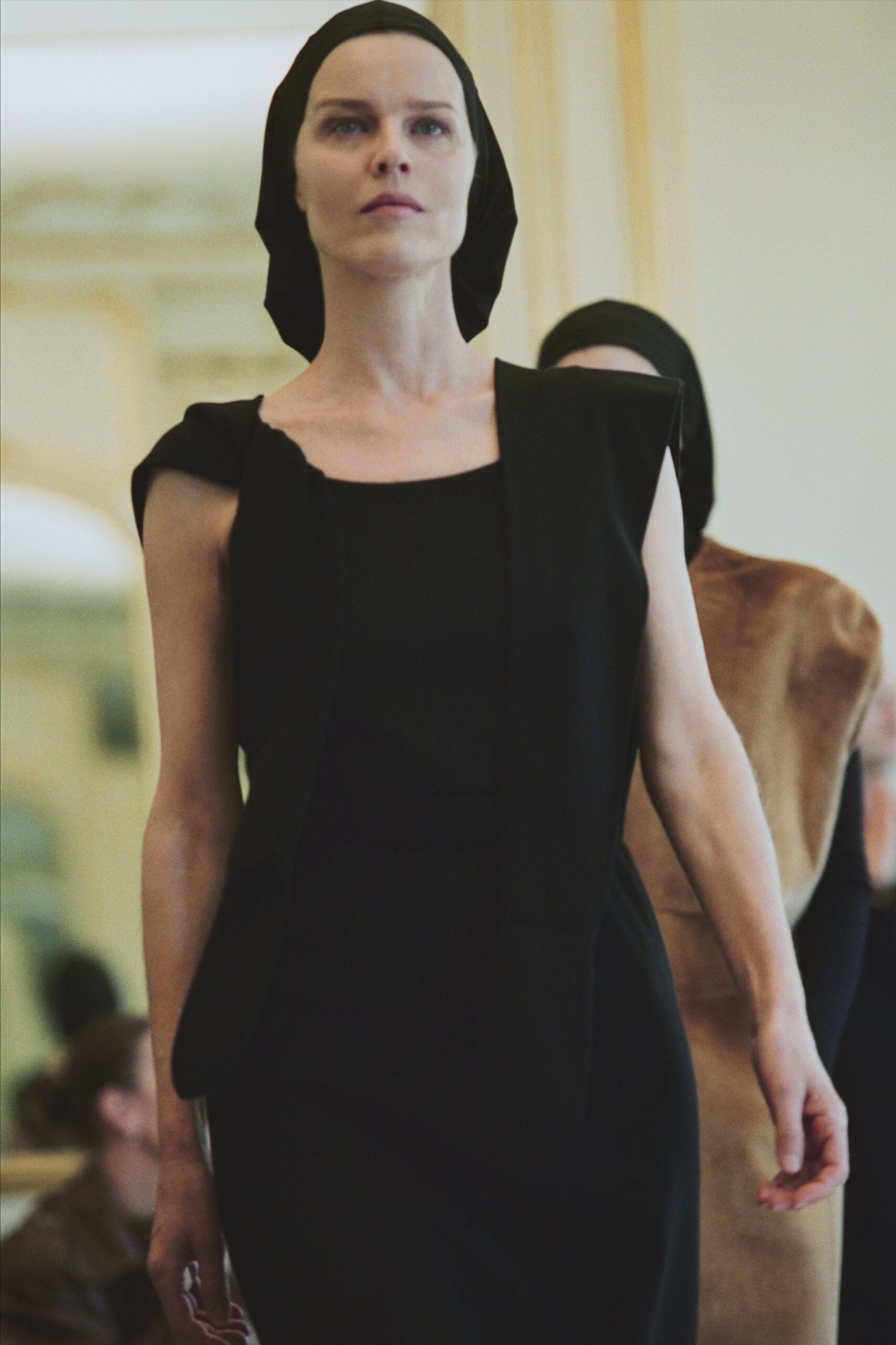 black cotton sleeveless tailored jacket
