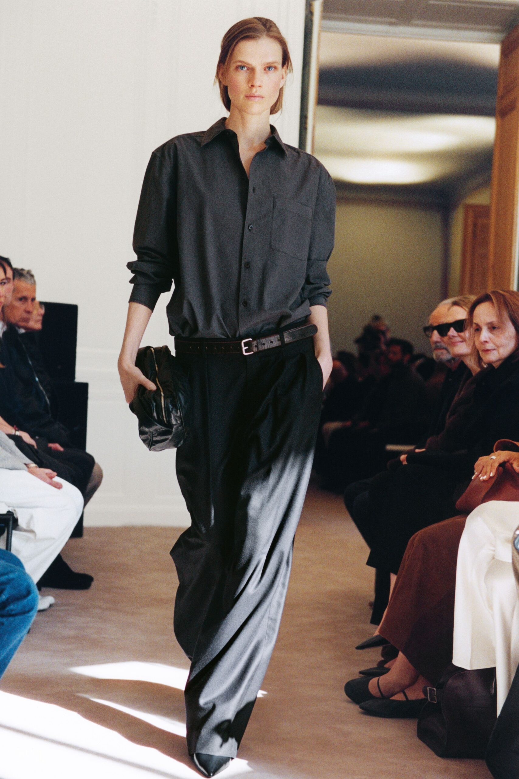 black cotton long-sleeve collared relaxed shirt