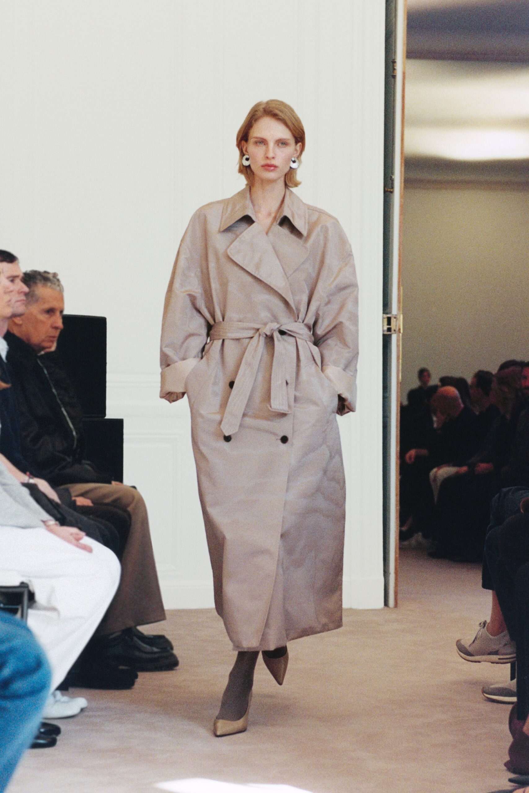 beige cotton long-sleeve collared relaxed belted maxi trench