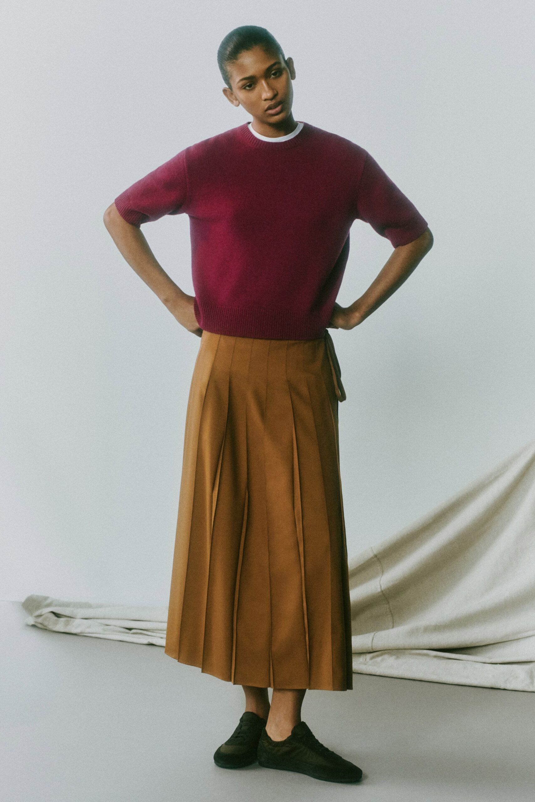 brown cotton fitted high-waisted pleated midi skirt